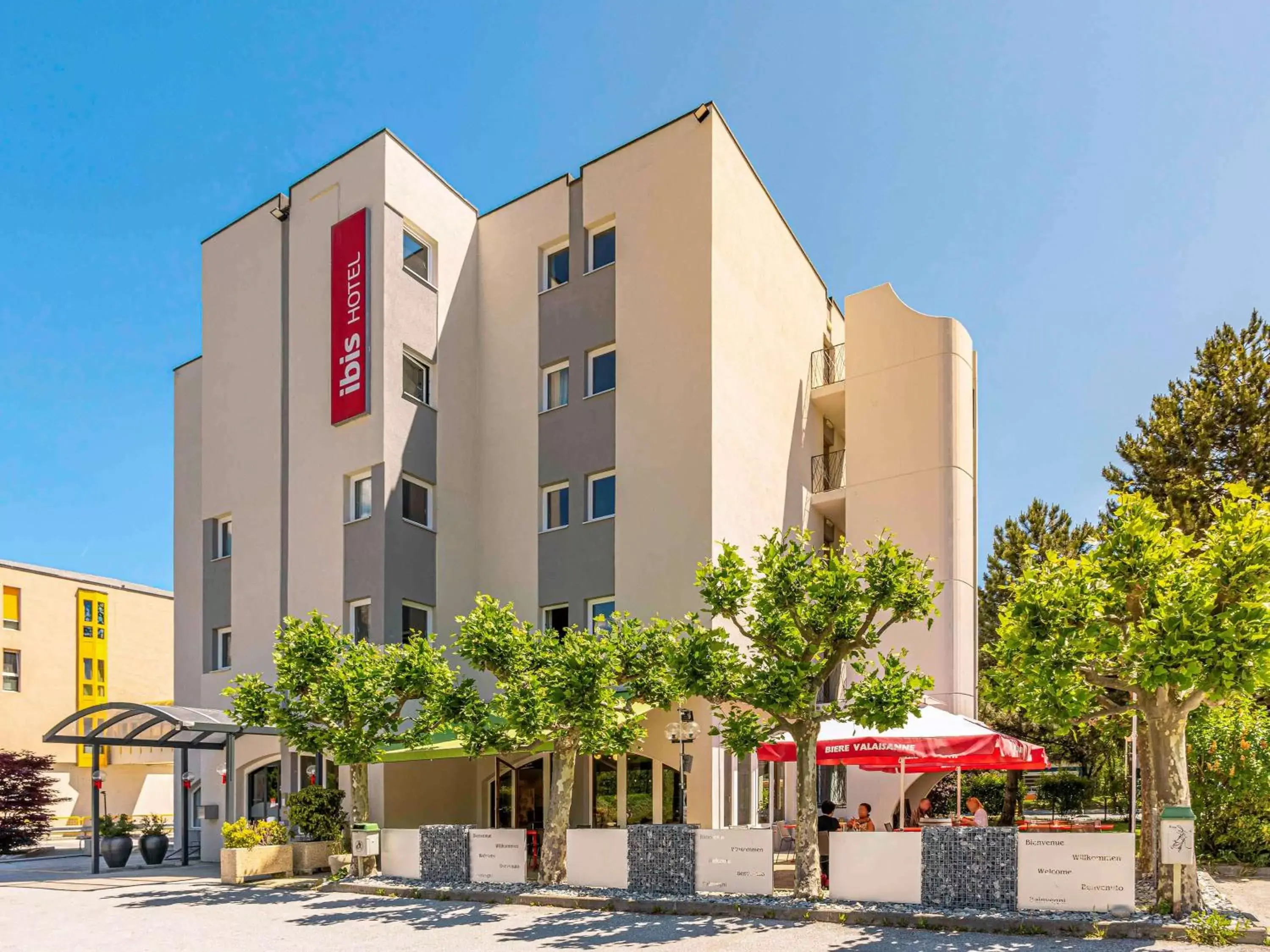 Property building in Ibis Sion Property building in Ibis Sion