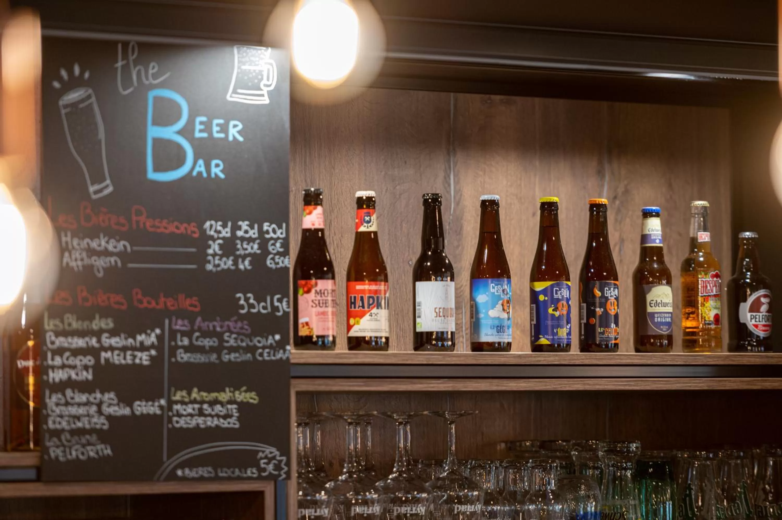 Lounge or bar in Kyriad Hotel Laval