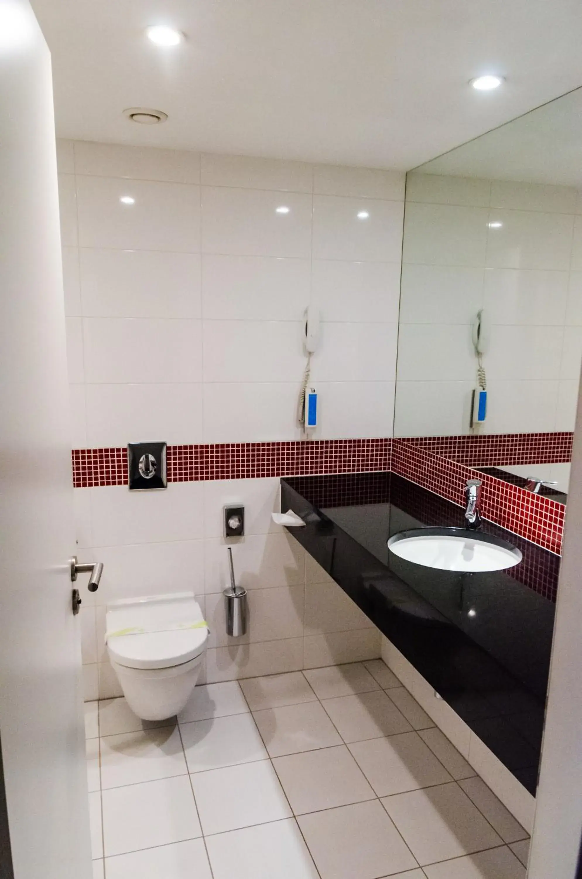 Toilet, Bathroom in Vienna House Easy By Wyndham Airport Bucharest