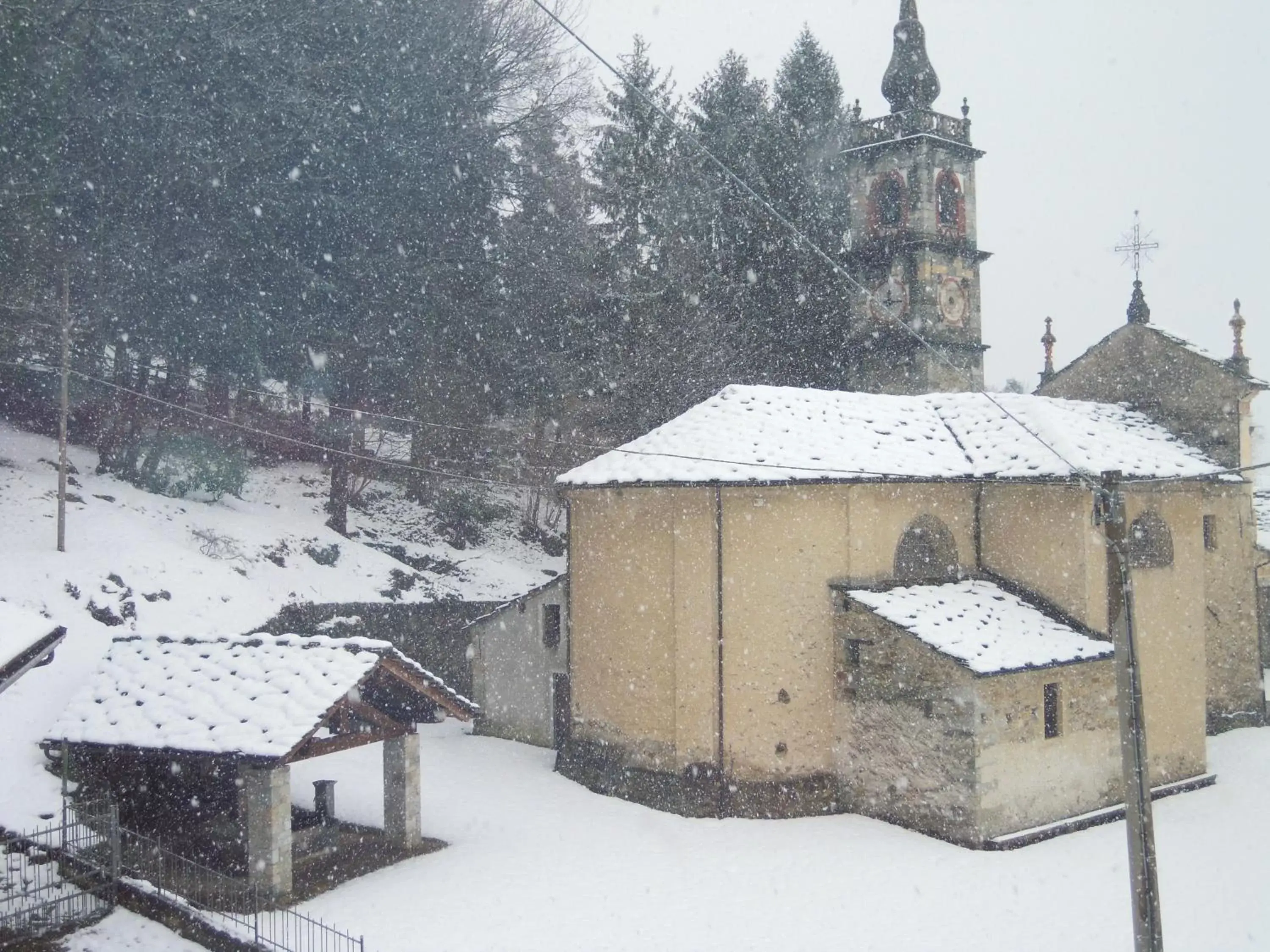 Place of worship, Winter in Il Falco E La Volpe