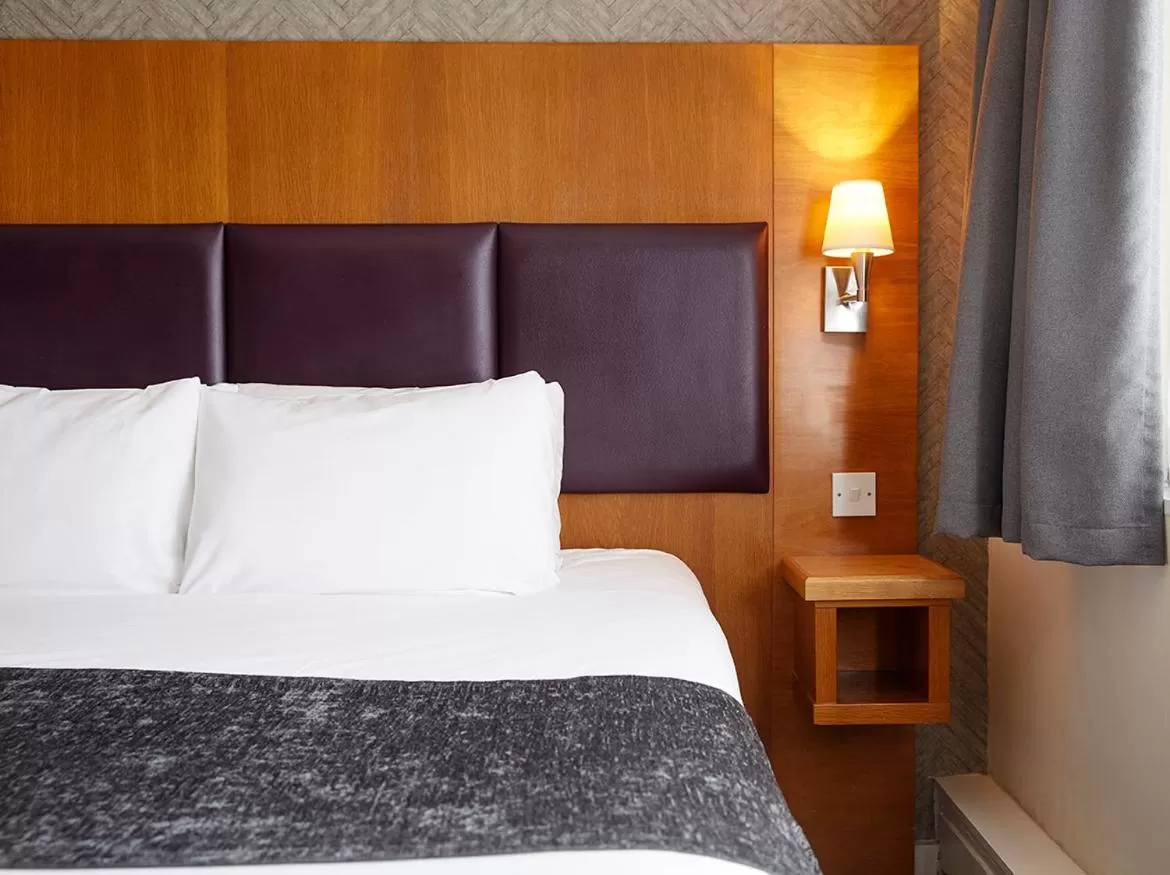 Bed in De Trafford Arms by Chef & Brewer Collection