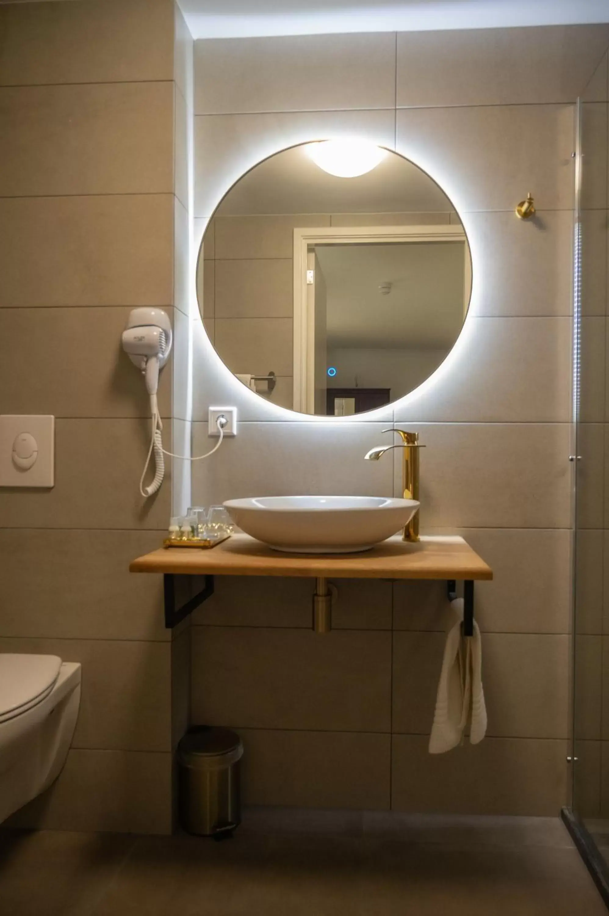 Bathroom in The Velvet Lodge