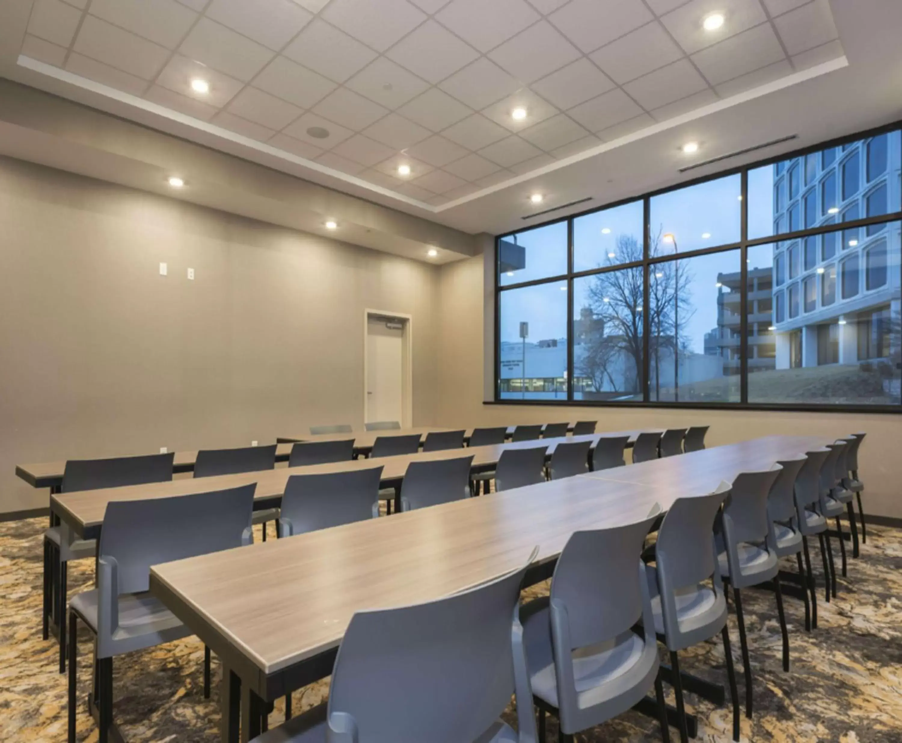 Meeting/conference room in Hampton Inn and Suites Minneapolis University Area, MN