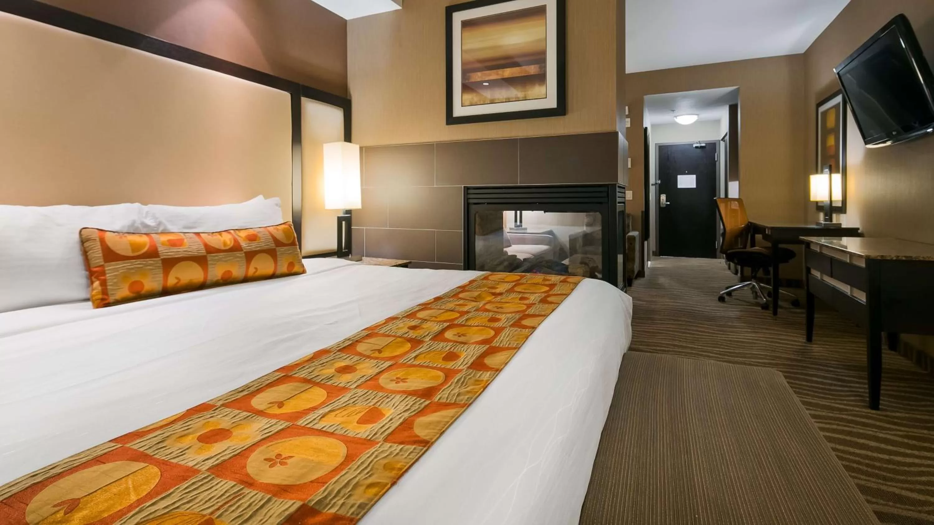 King Suite in Best Western Premier Freeport Inn Calgary Airport