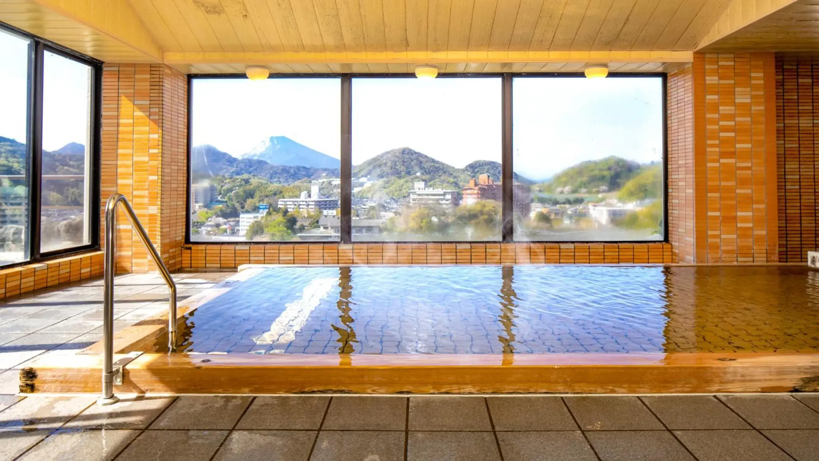 Public Bath, Swimming Pool in New Hakkeien