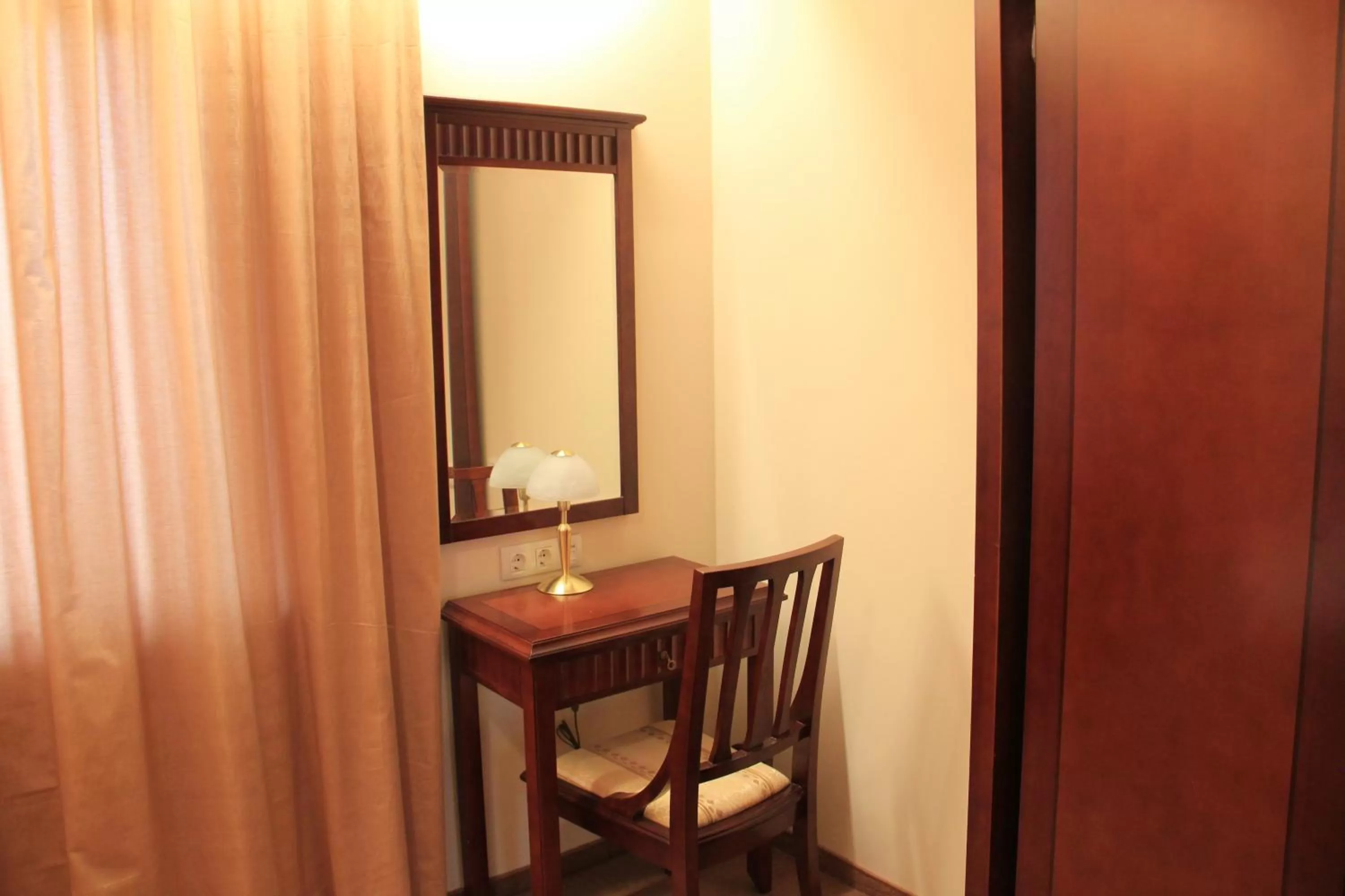 TV/Entertainment Center in Downtown Bansko Resort