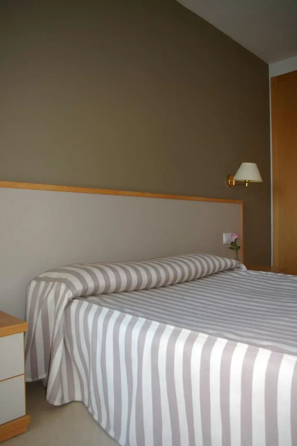 Photo of the whole room, Bed in Hotel Cosmos Tarragona