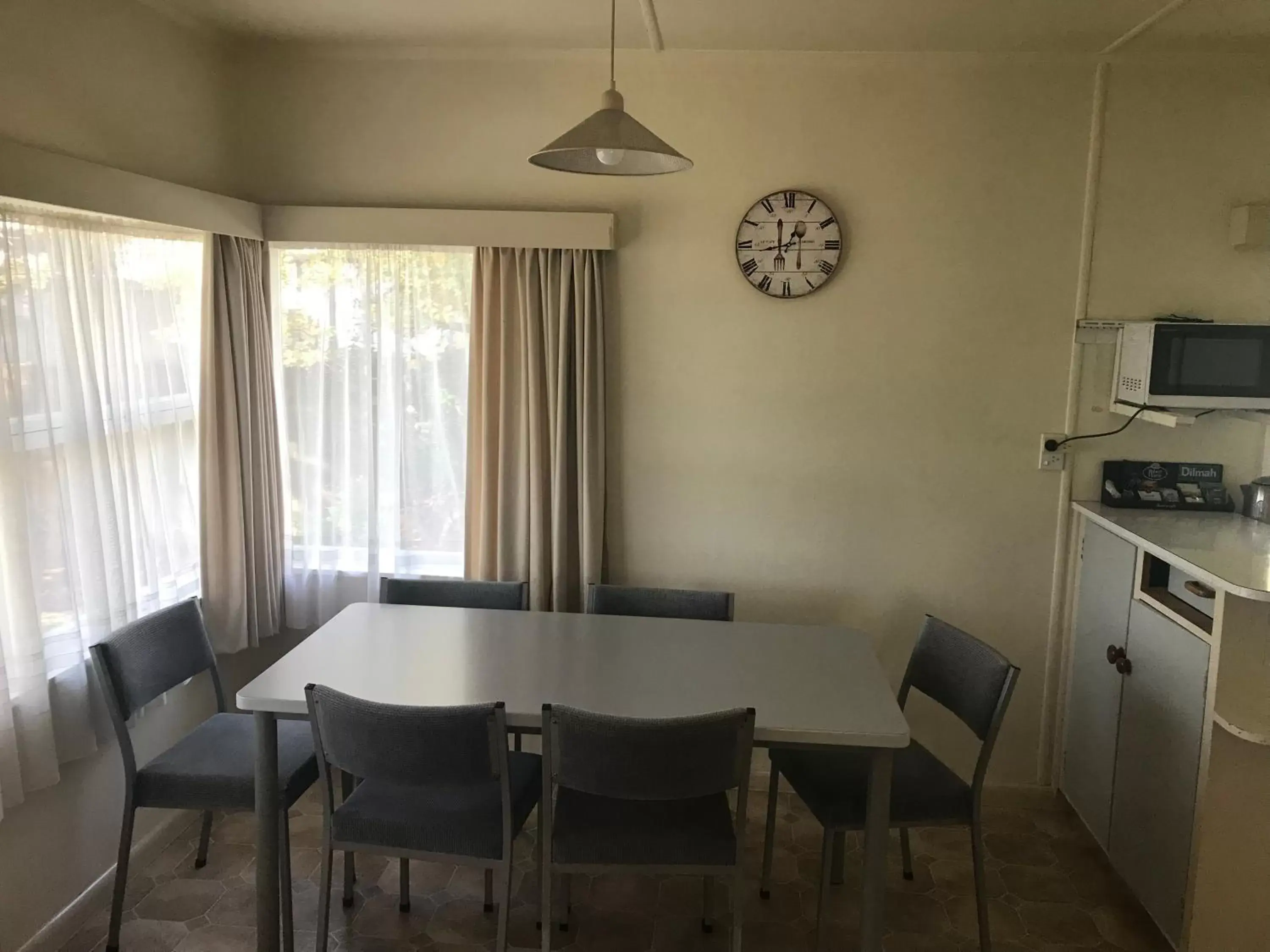 Dining Area in Tudor Lodge Motel