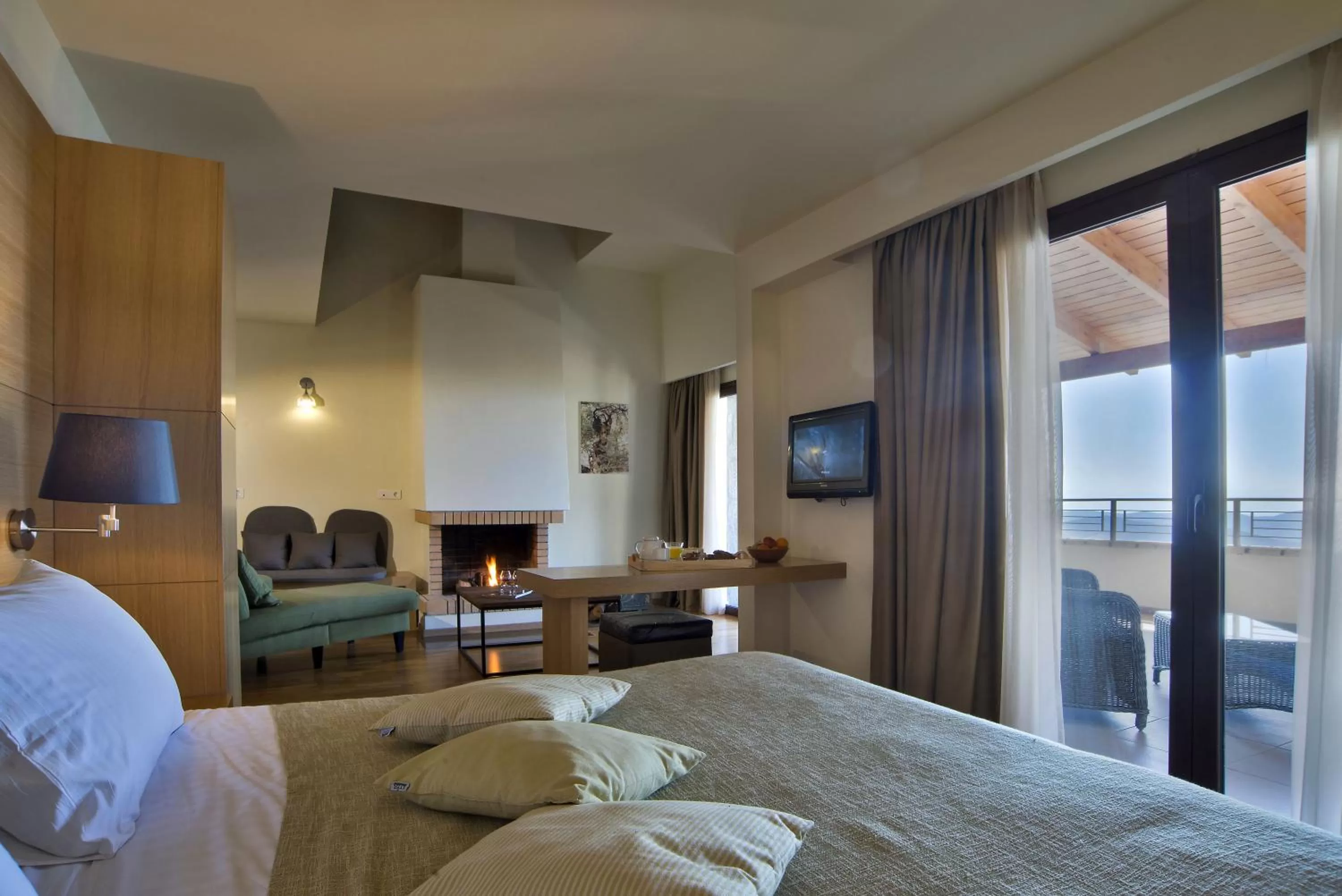 Photo of the whole room, Bed in Anemolia Mountain Resort