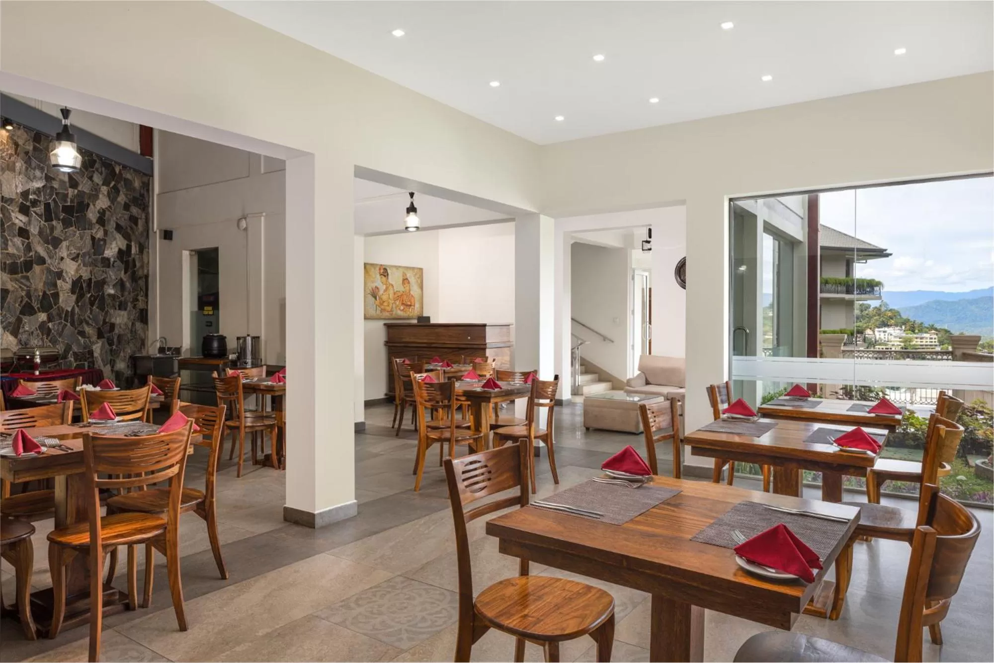 Restaurant/places to eat in Hotel Cassendra