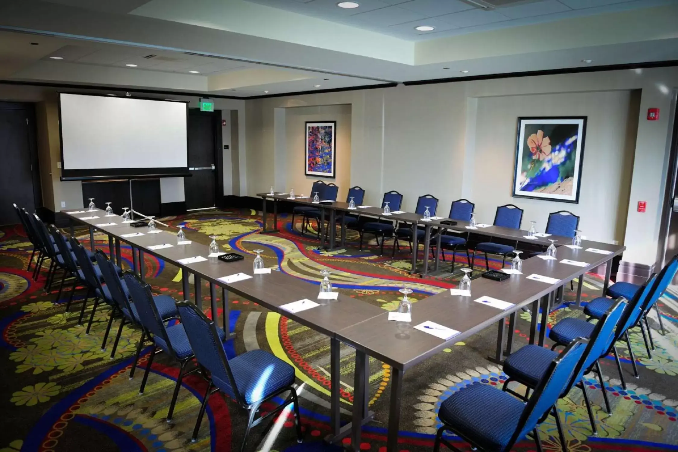 Meeting/conference room in Hilton Garden Inn Houston NW America Plaza