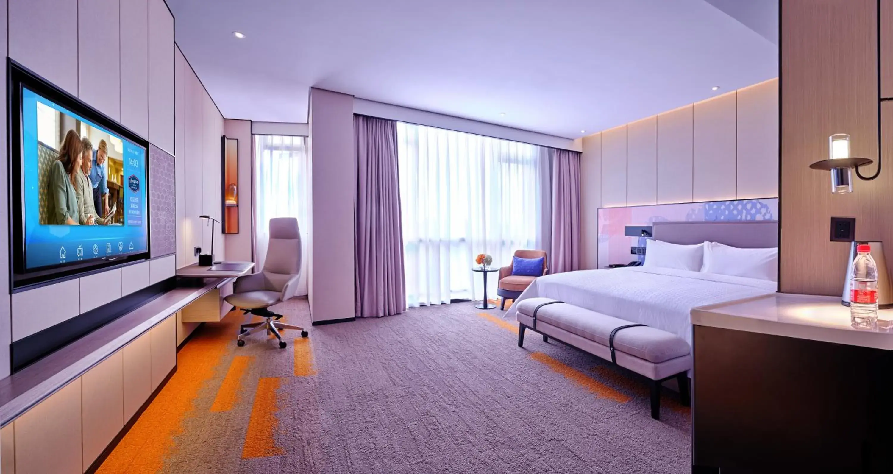 Bed, TV/Entertainment Center in Hampton By Hilton Shenzhen North Station