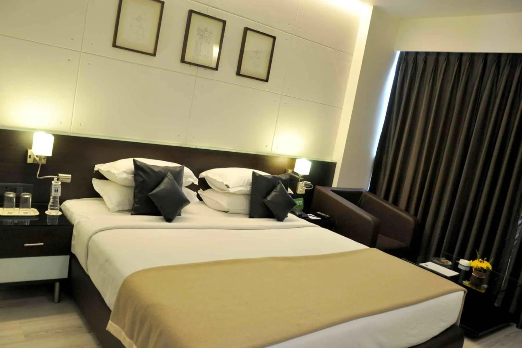 Other, Bed in Comfort Inn Sunset