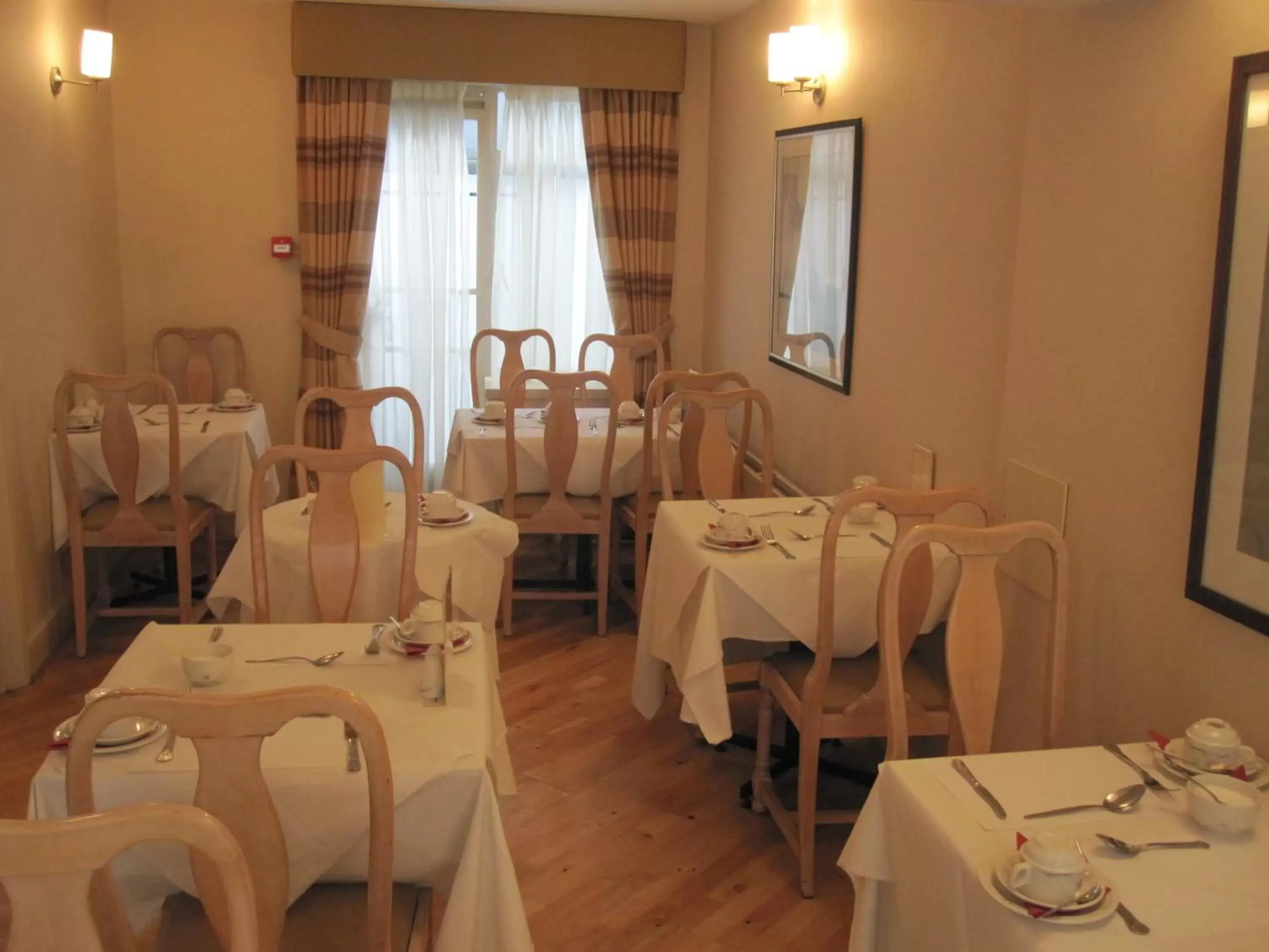 Restaurant/Places to Eat in Mabledon Court Hotel