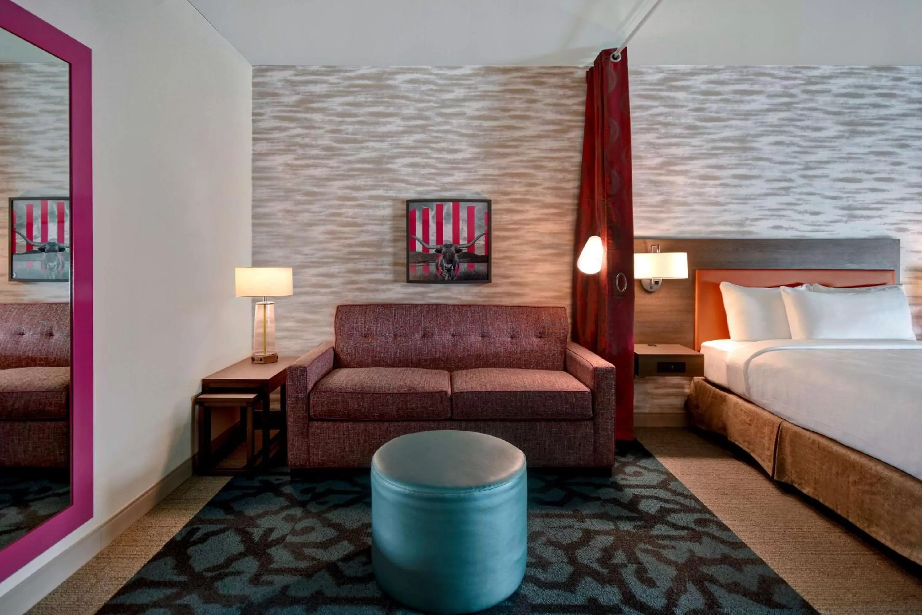 Living room, Bed in Home2 Suites By Hilton Odessa