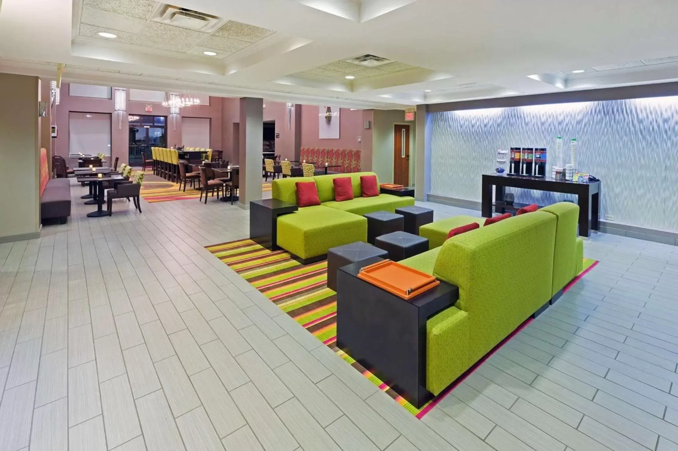 Lobby or reception in Hampton Inn & Suites Tulsa-Woodland Hills