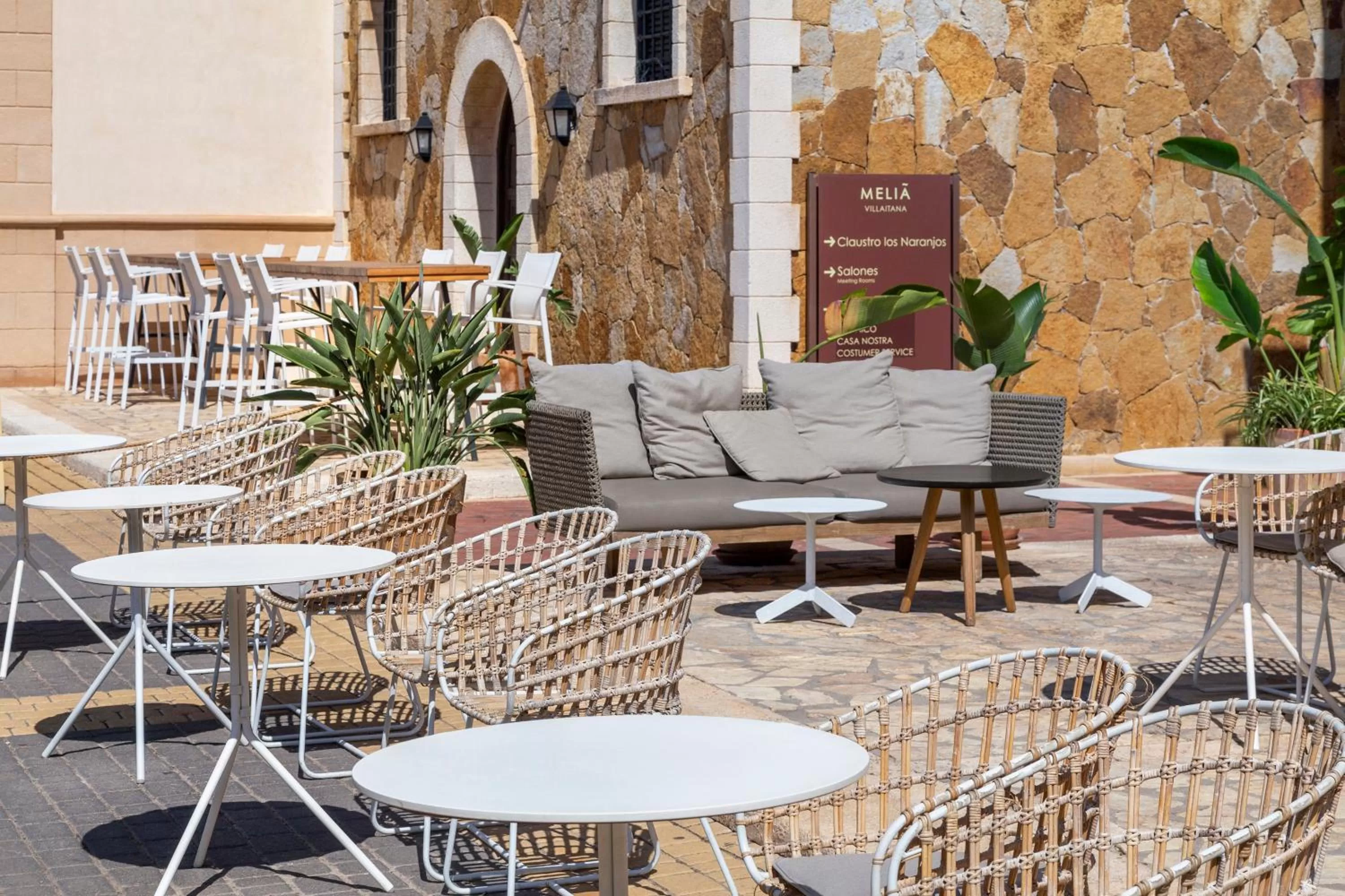 Restaurant/places to eat in Melia Villaitana