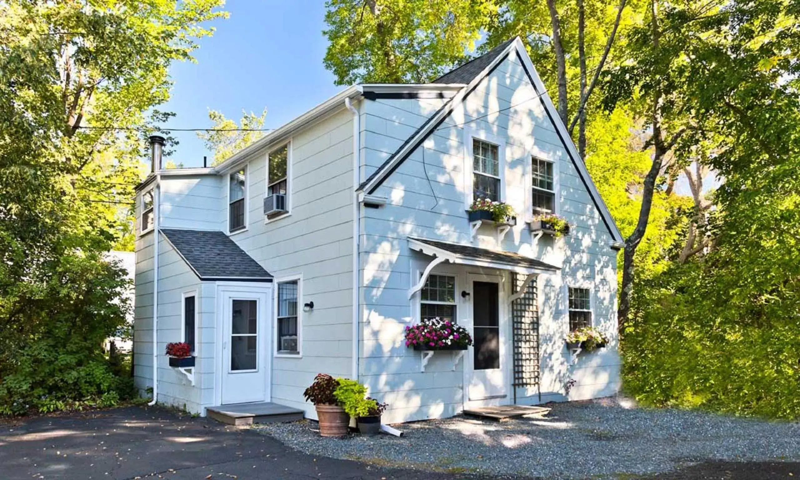 Property Building in The Elmhurst Inn