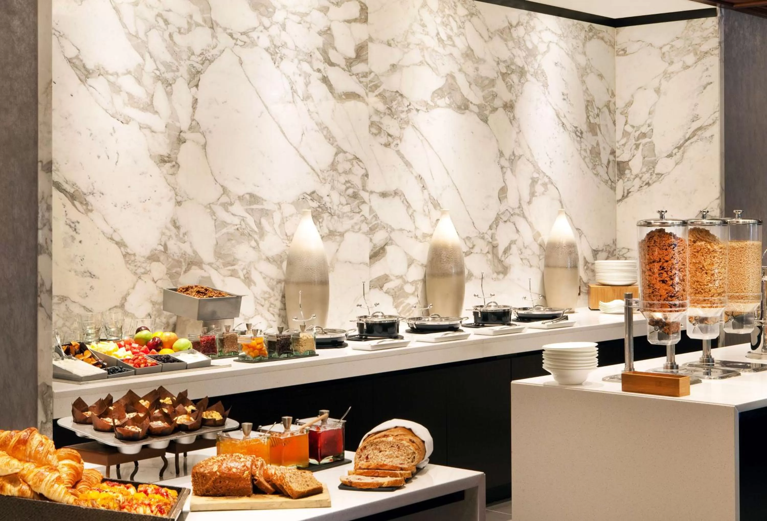 Restaurant/places to eat in Hilton Short Hills