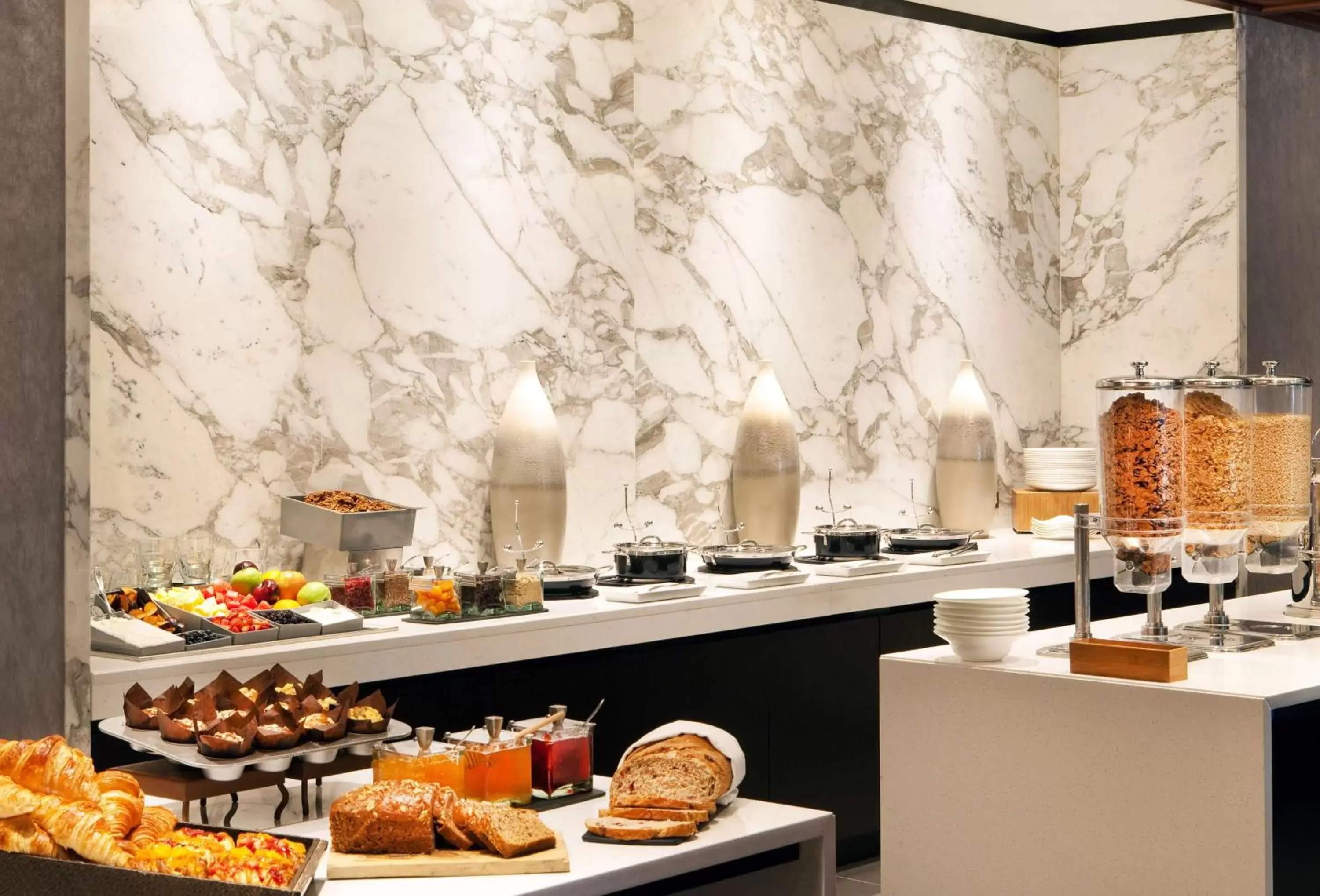 Restaurant/places to eat in Hilton Short Hills Restaurant/places to eat in Hilton Short Hills