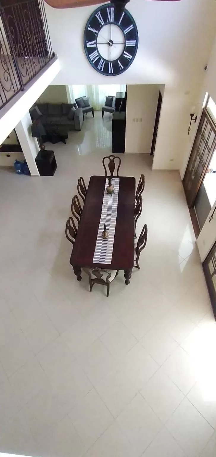 Dining area in B&B Pavillion