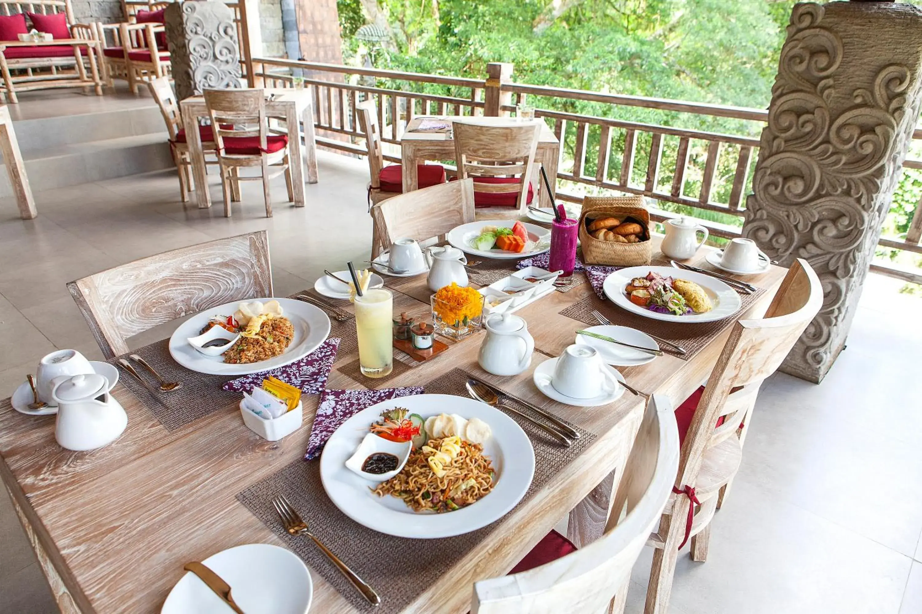 Food and drinks in Kawi Resort Food and drinks in Kawi Resort