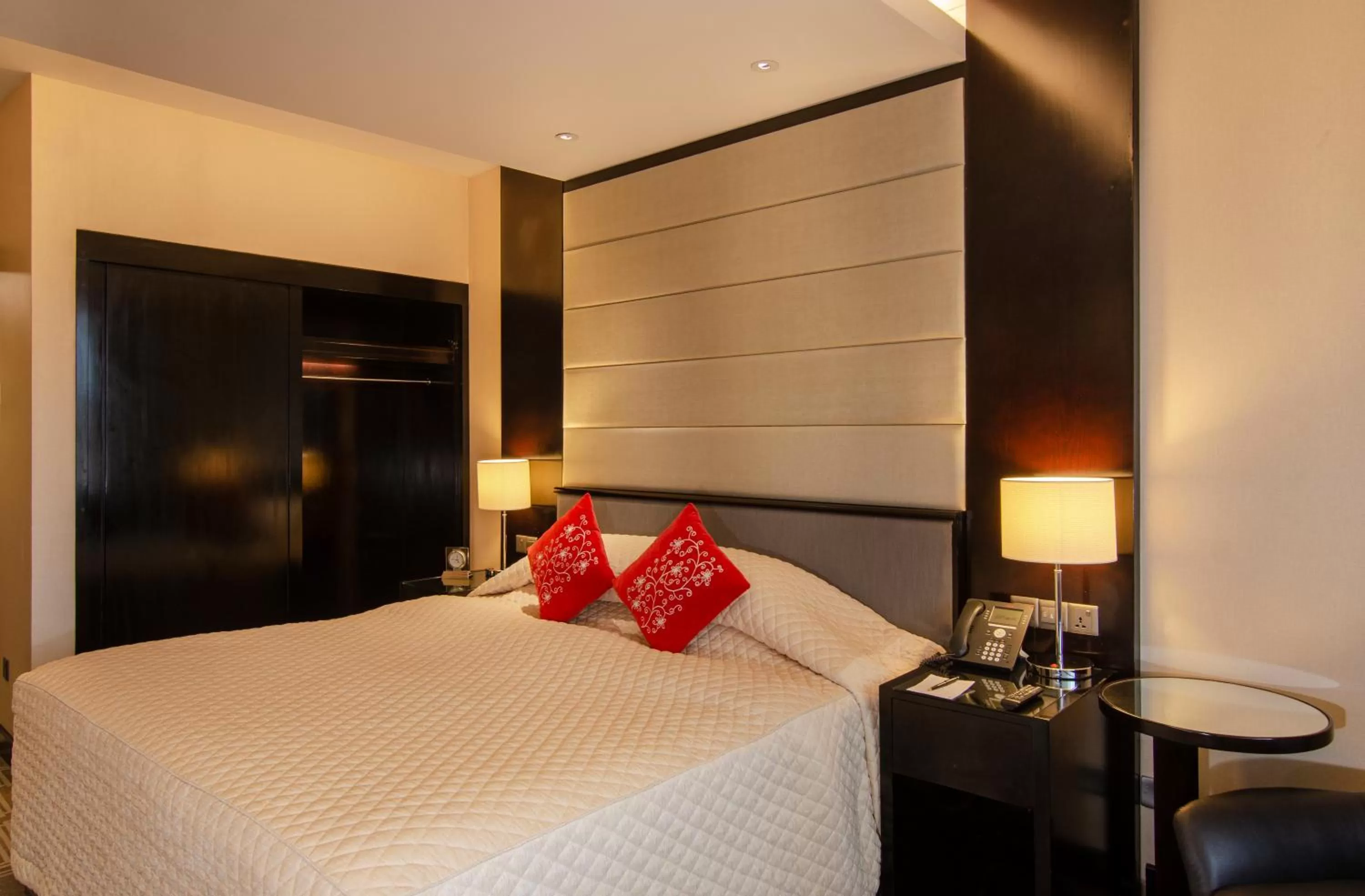 Bed in Pan Pacific Sonargaon Dhaka