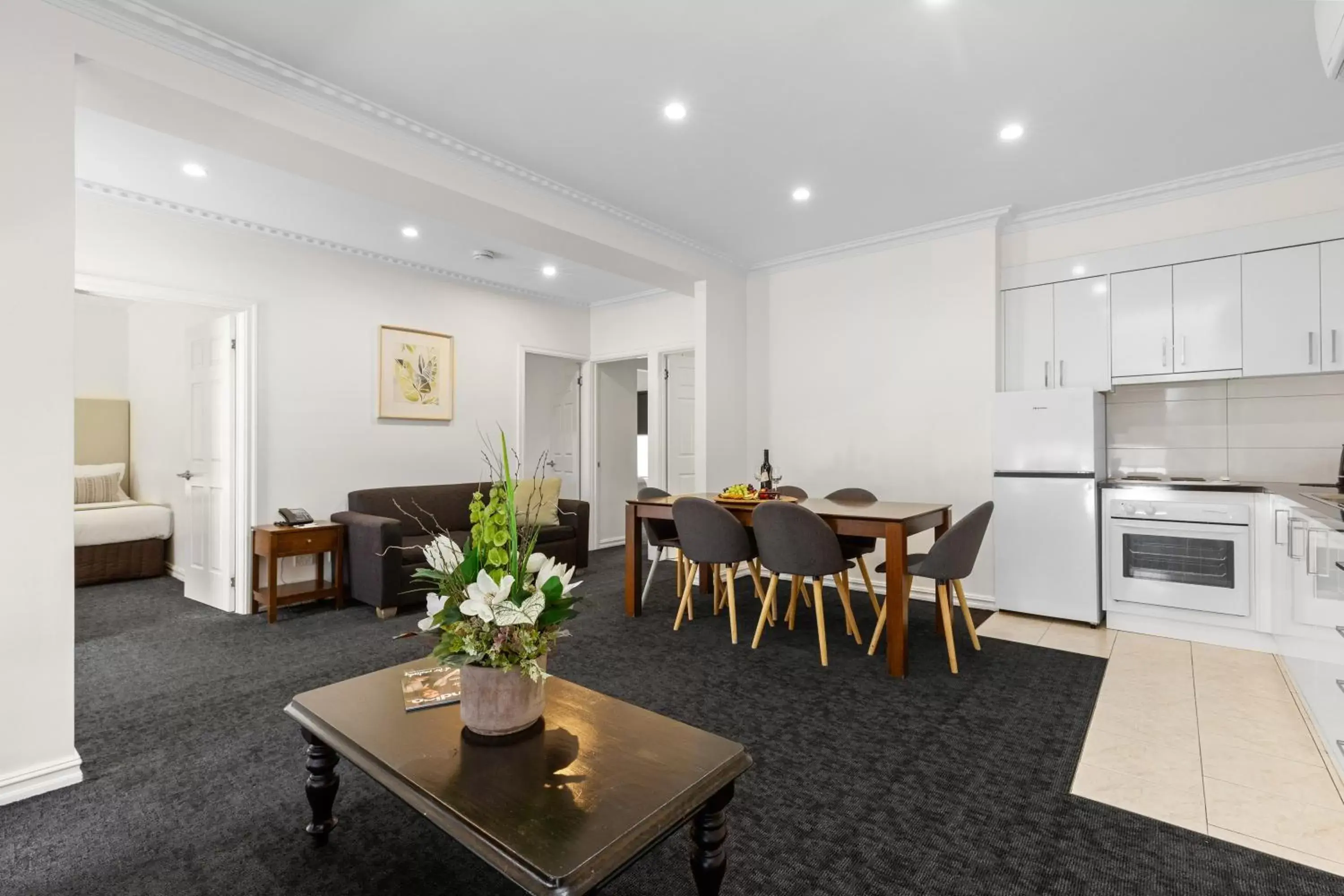 Kitchen or kitchenette in All Seasons Resort Hotel Bendigo Kitchen or kitchenette in All Seasons Resort Hotel Bendigo