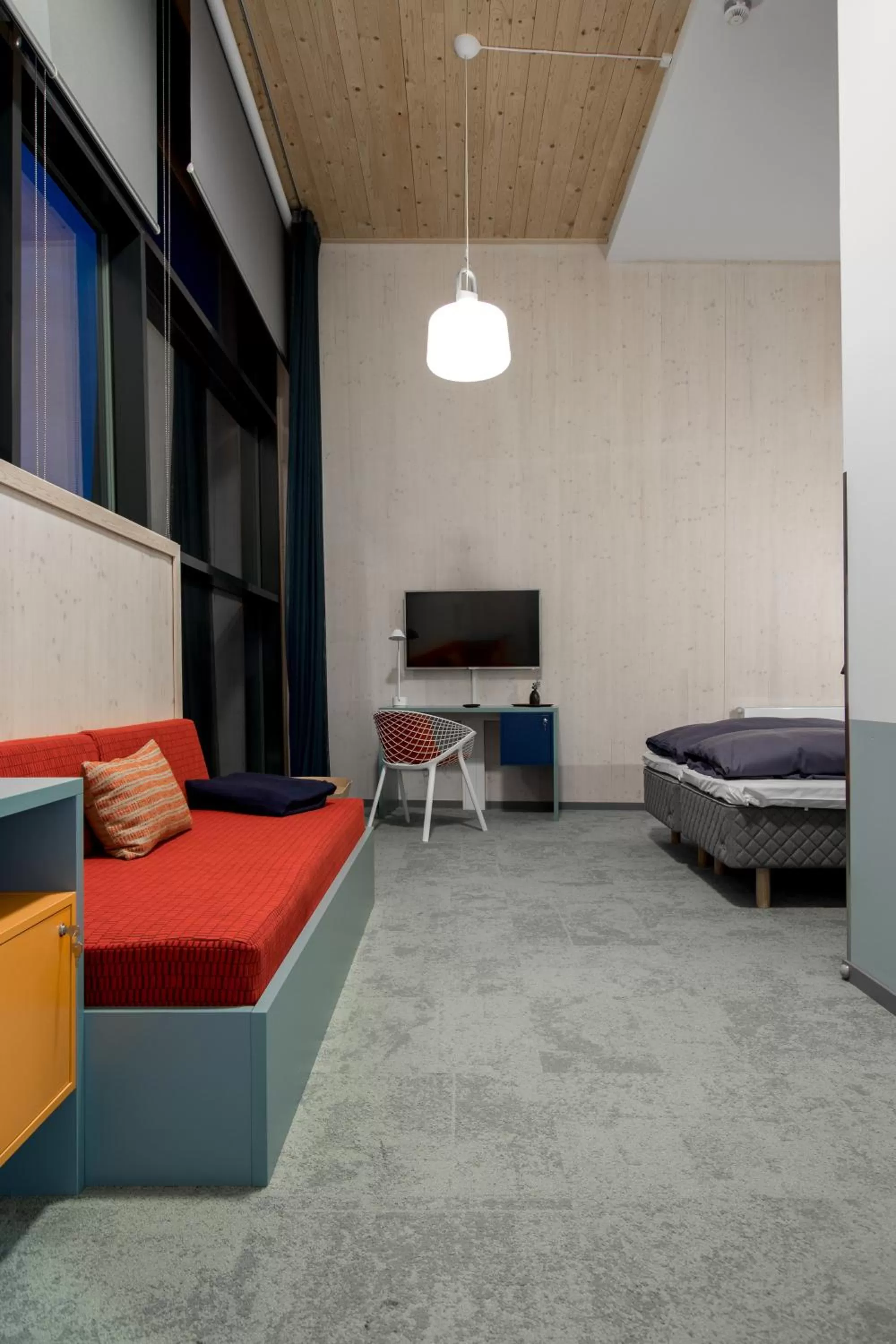 TV and multimedia, Bed in RS Noatun