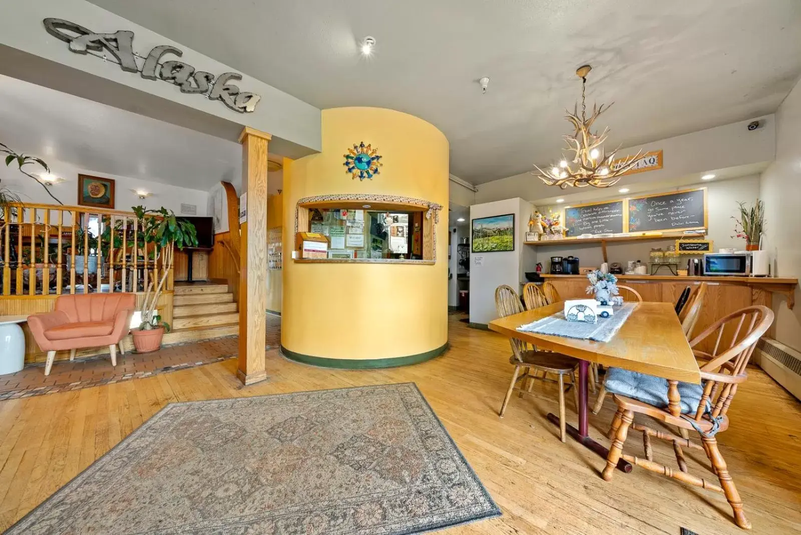 Property building in Qupqugiaq Inn Property building in Qupqugiaq Inn