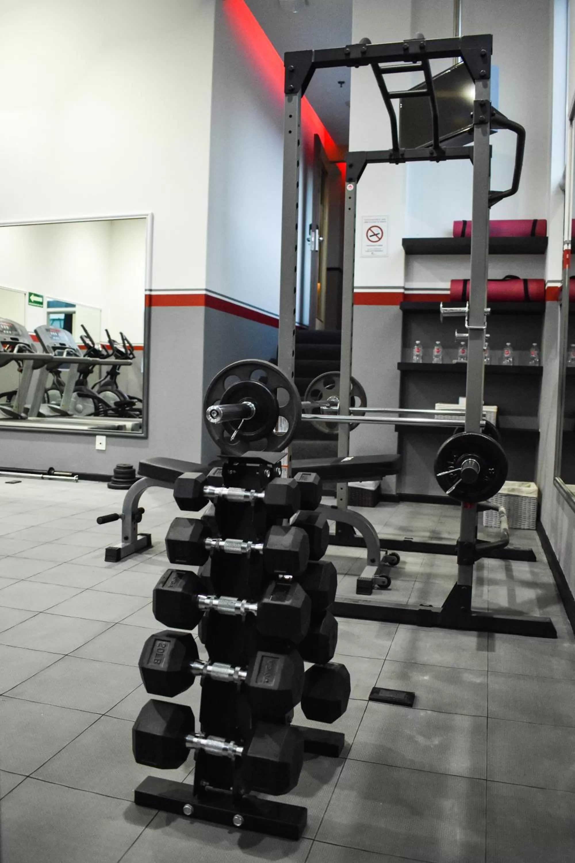 Fitness centre/facilities in Ramada by Wyndham Mexico City Santa Fe