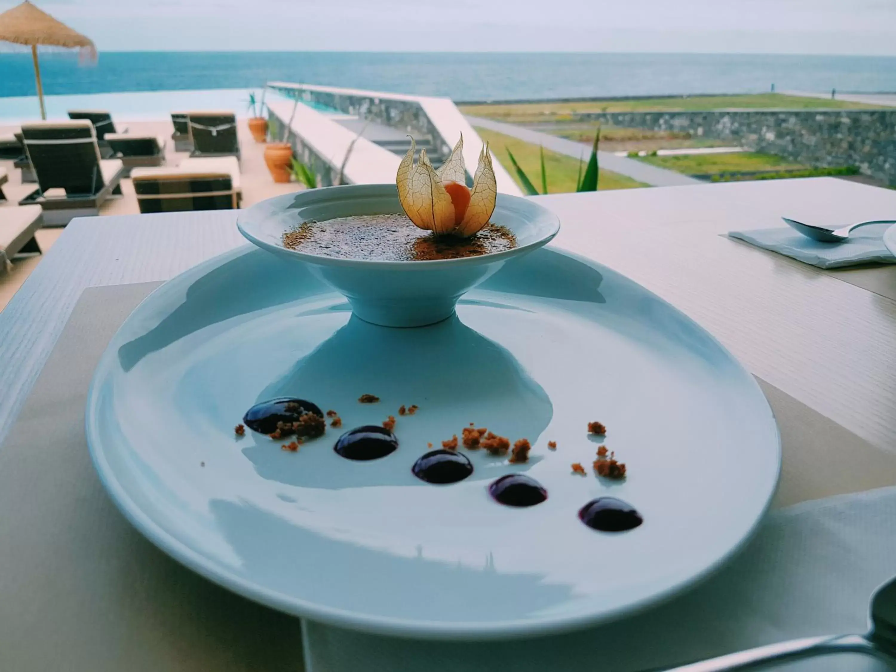 Restaurant/places to eat, Food in Pedras do Mar Resort & Spa