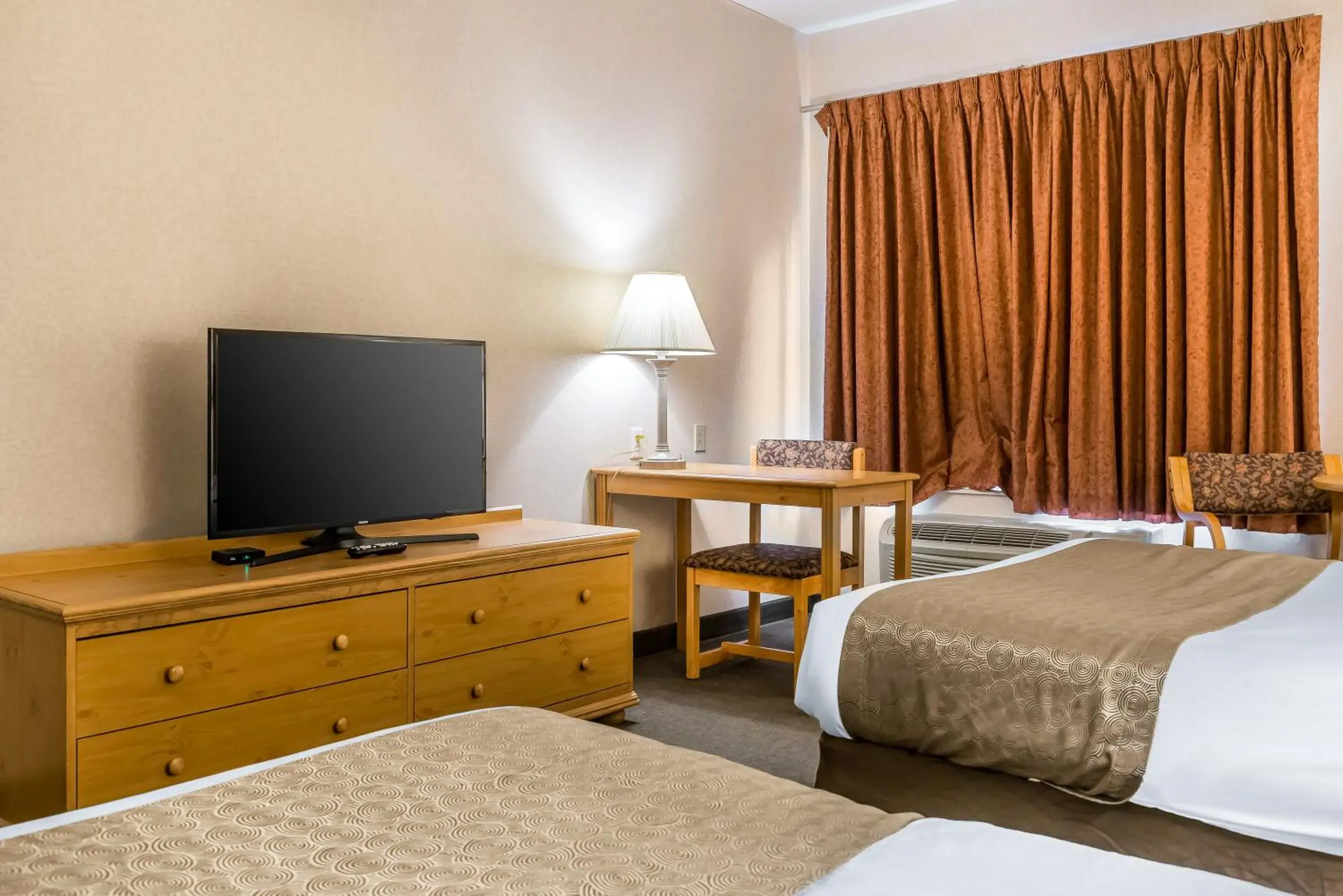 King Room - Accessible/Non-Smoking in Rodeway Inn & Suites Tomahawk King Room - Accessible/Non-Smoking in Rodeway Inn & Suites Tomahawk