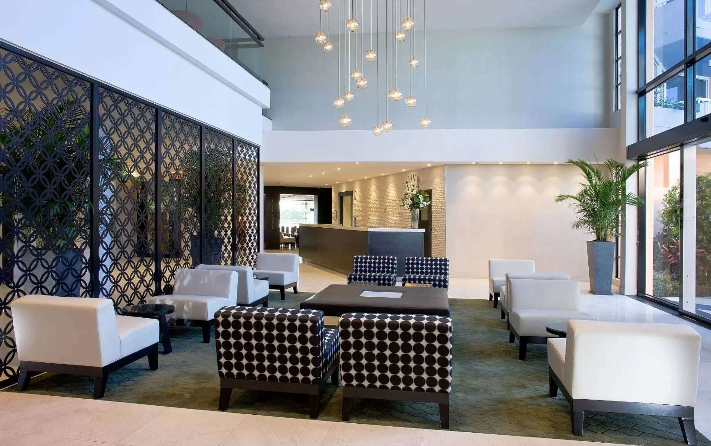 Lobby or reception in Sofitel Noosa Pacific Resort