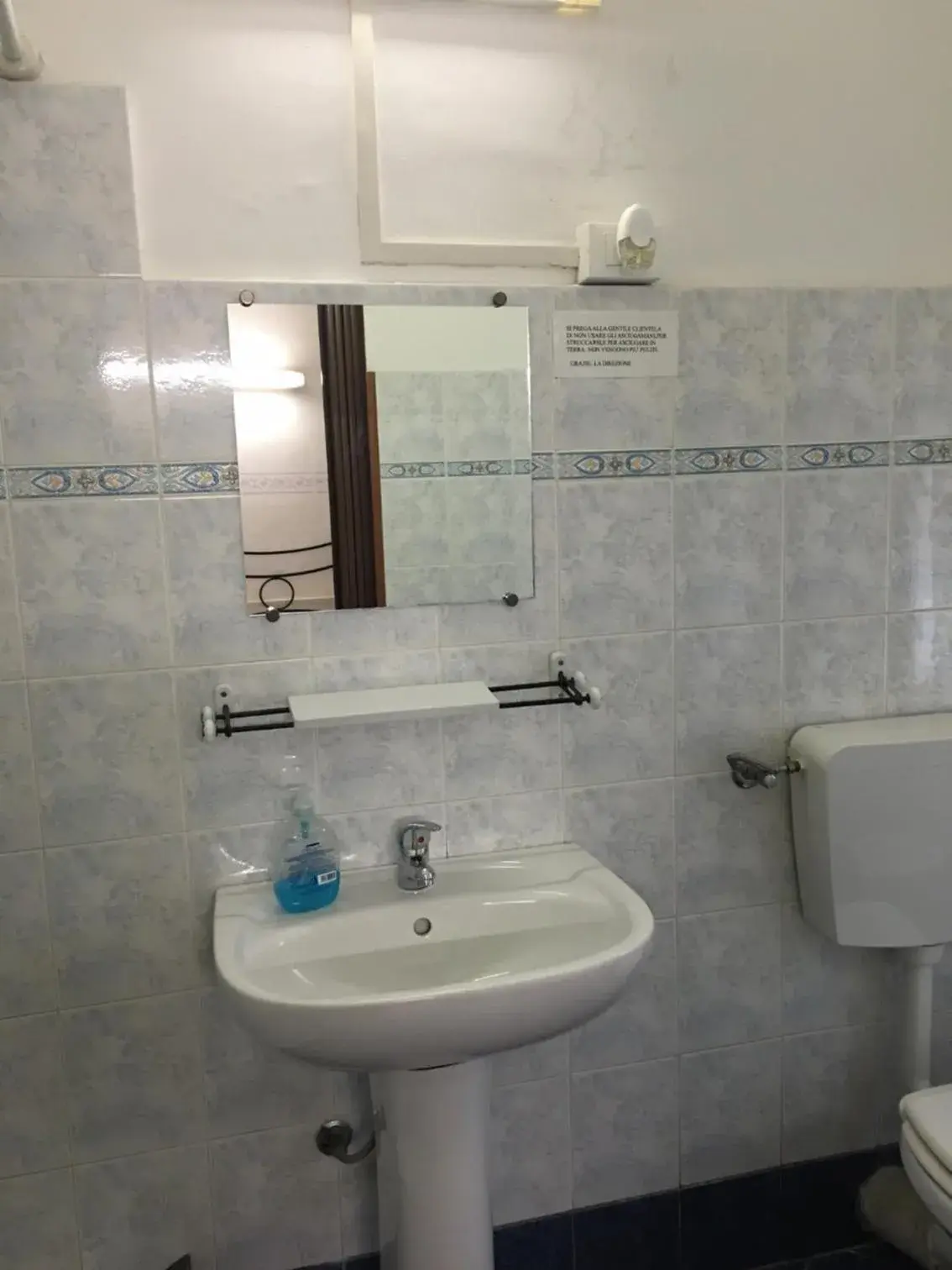 Bathroom in Albergo Fiorita