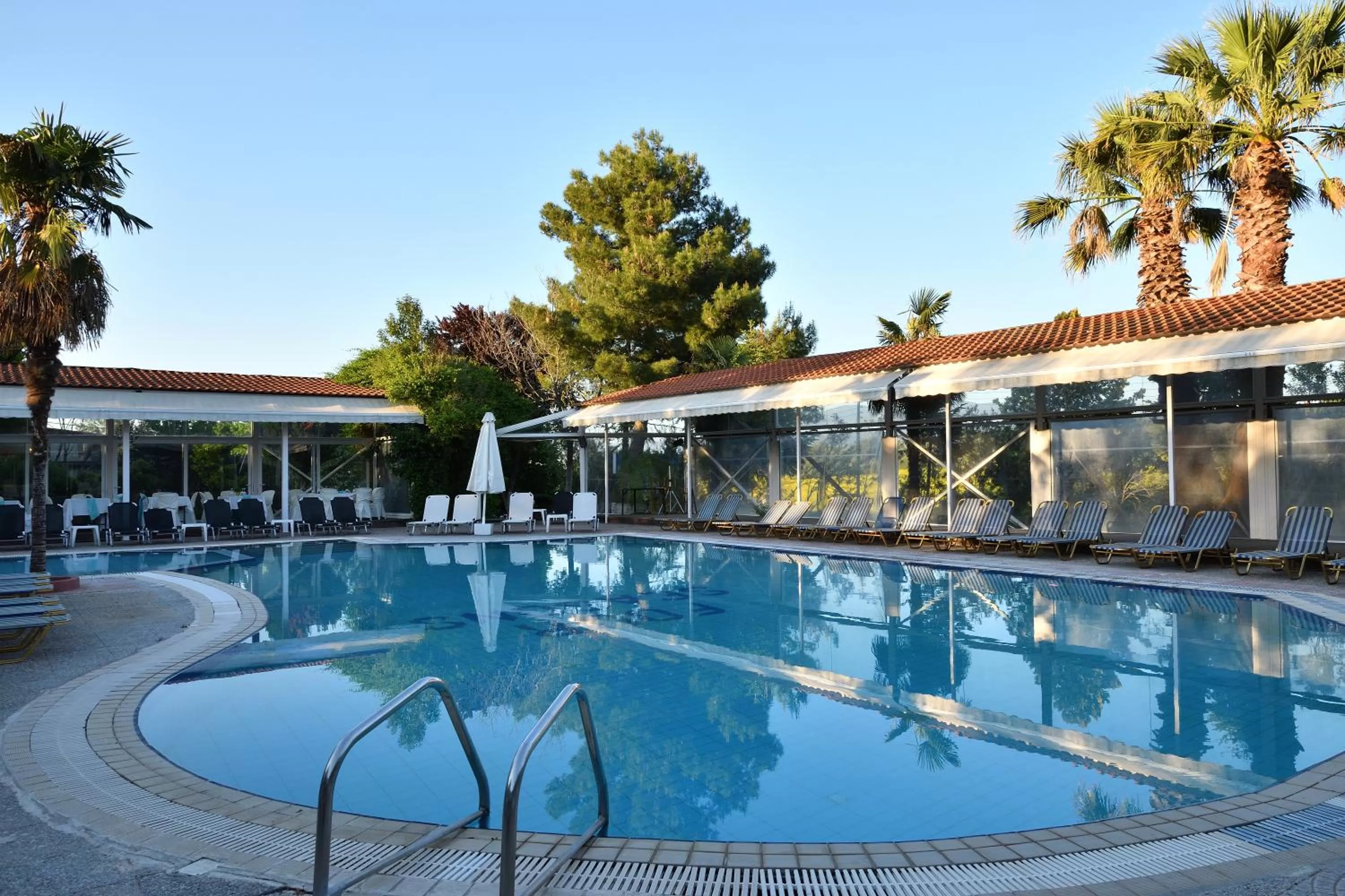 Swimming pool in Four Seasons Hotel