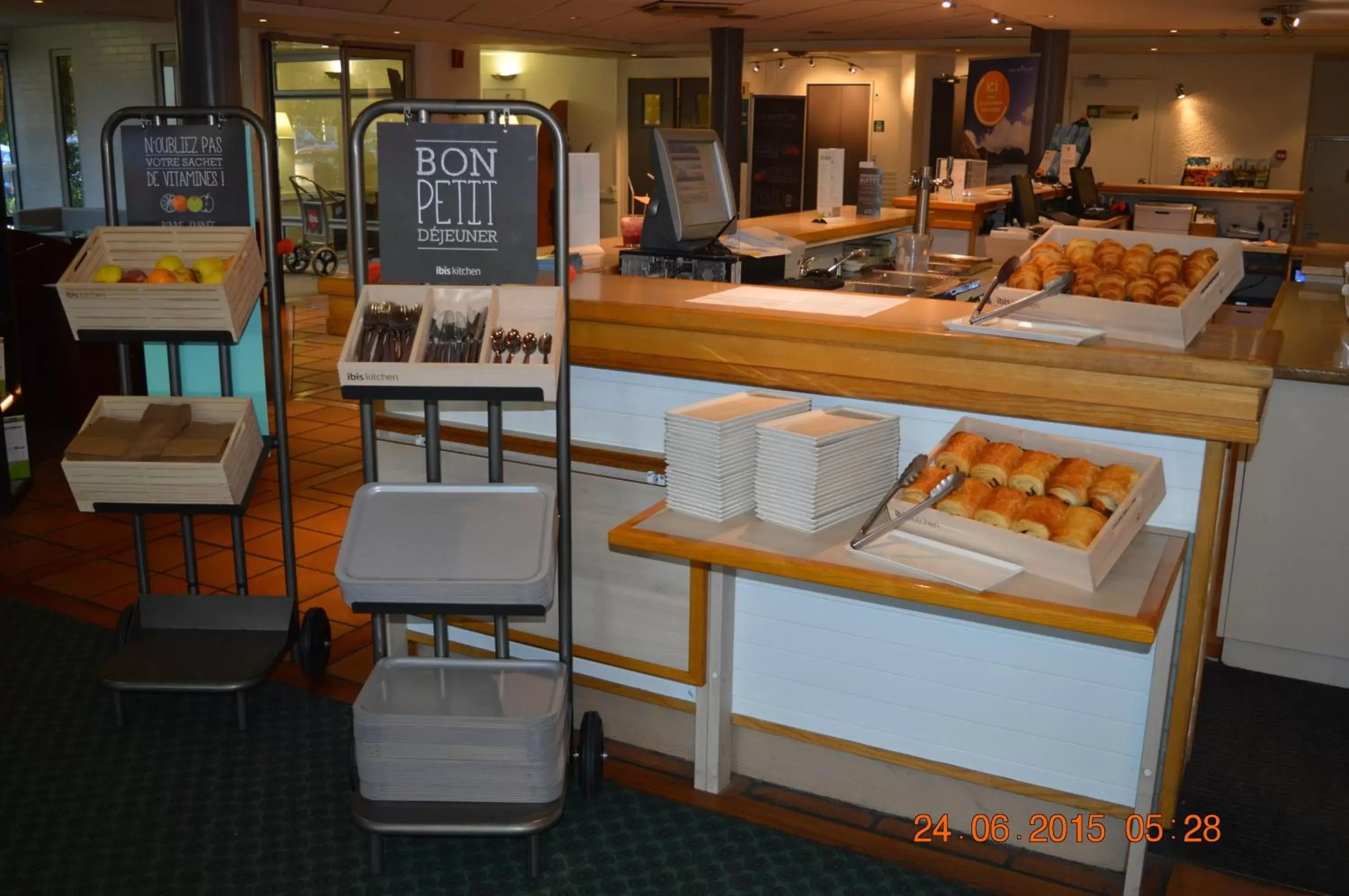 Buffet breakfast, Food in ibis Grenoble Université