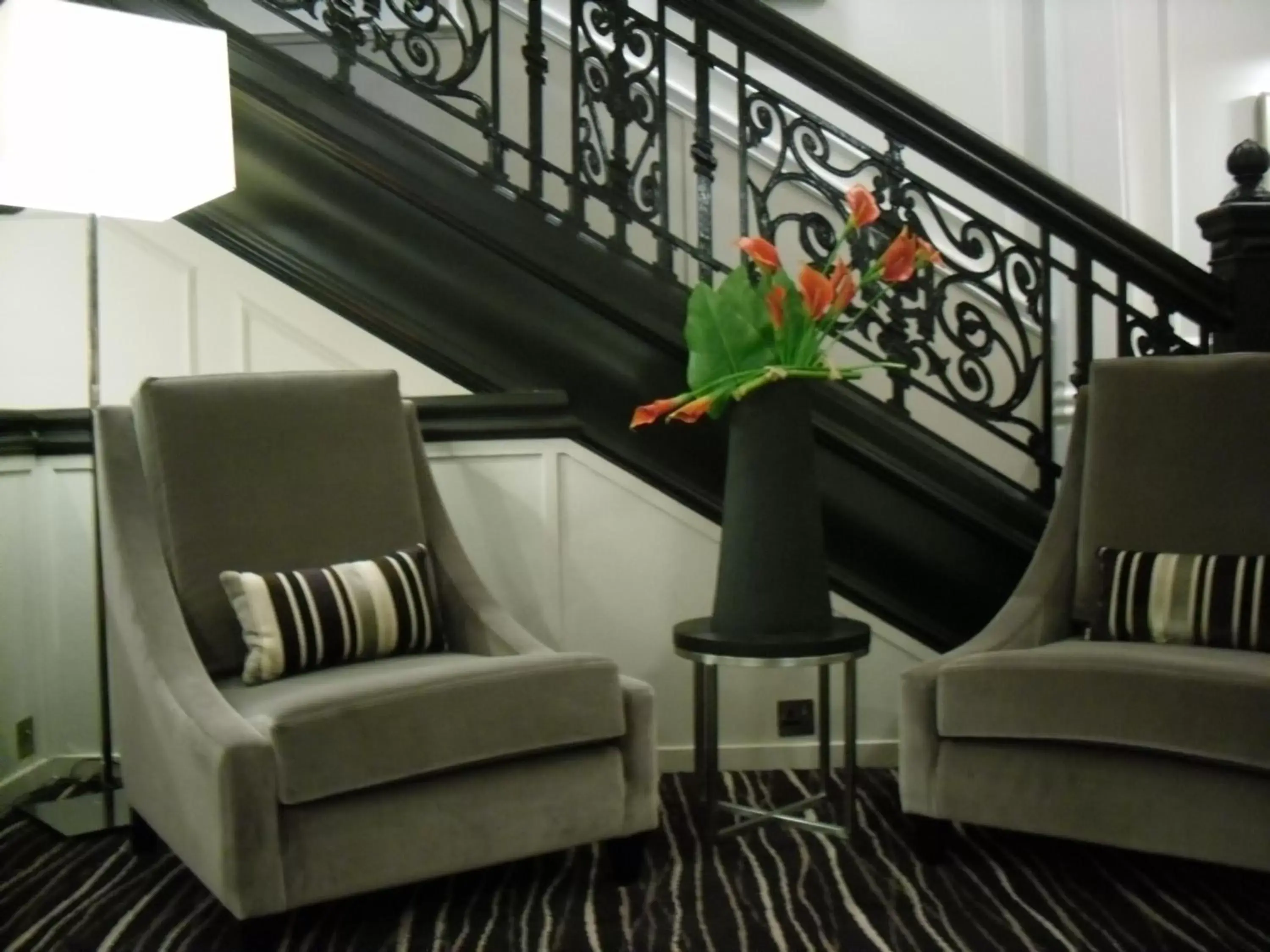 Lobby or reception, Seating Area in Mercure Aberdeen Caledonian Hotel