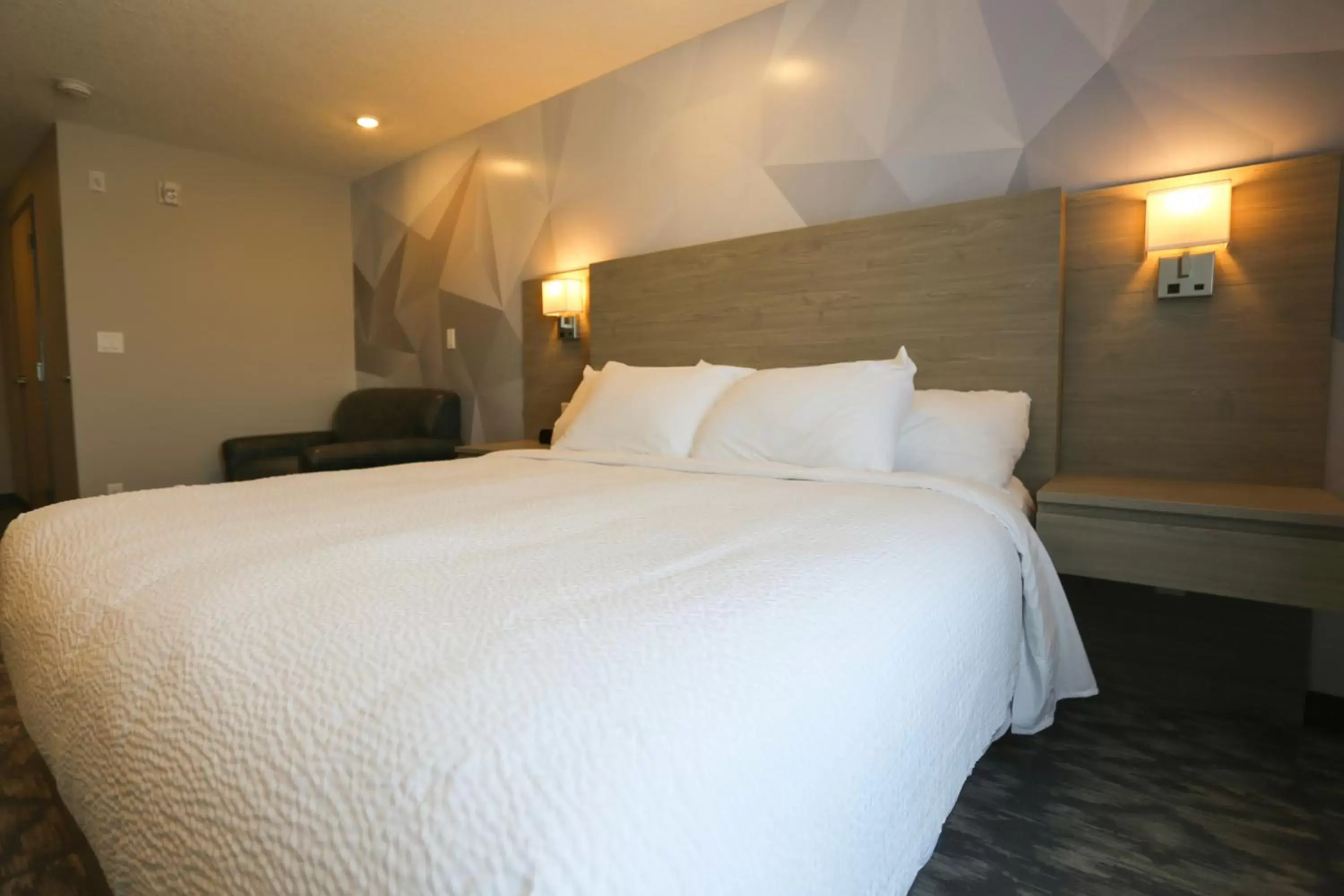 Bed in Days Inn by Wyndham Calgary North Balzac