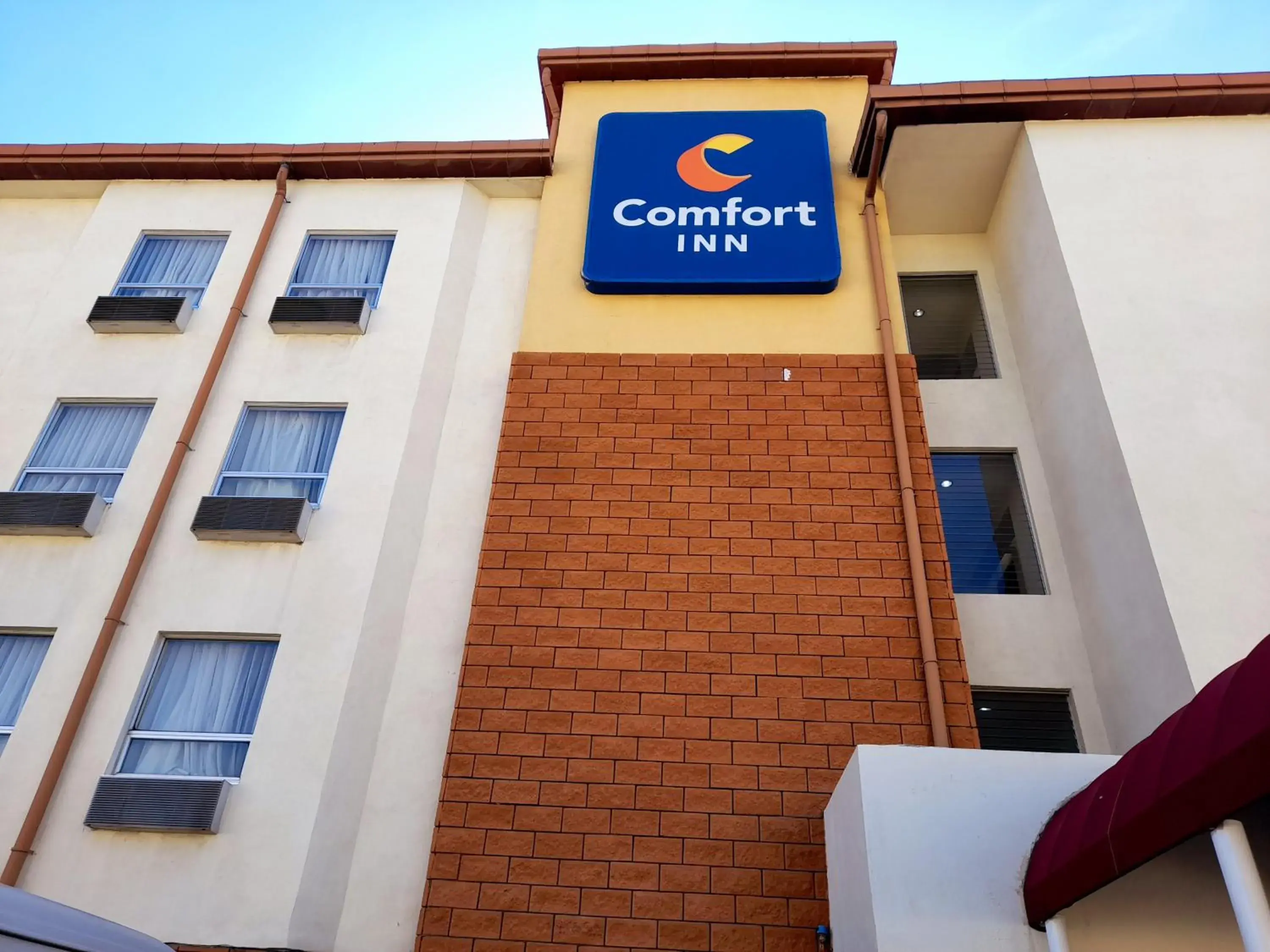 Property building in Comfort Inn Real San Miguel