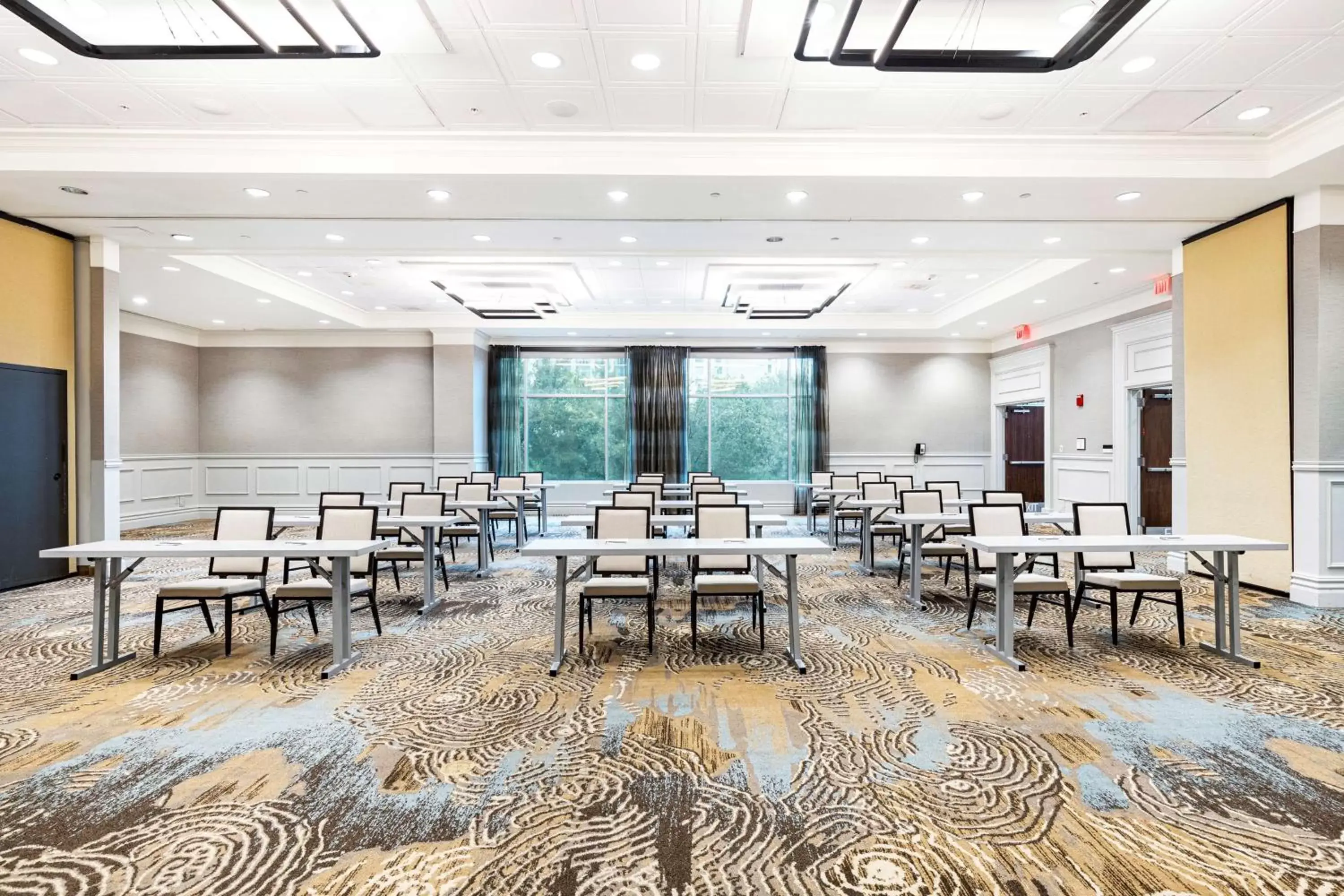 Meeting/conference room, Restaurant/Places to Eat in Embassy Suites by Hilton Tampa Downtown Convention Center