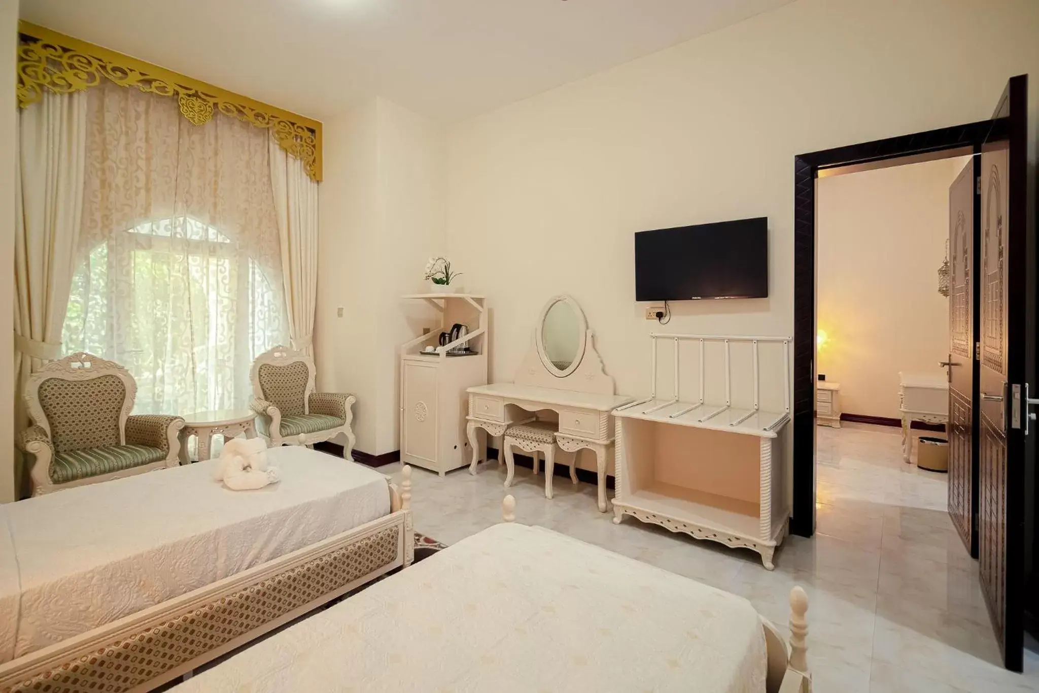 Bedroom, Bed in Madinat Al Bahr Business & Spa Hotel