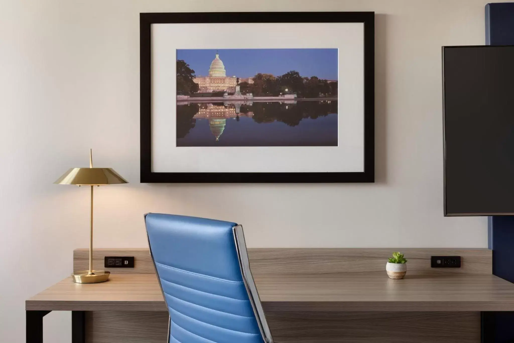 Bedroom in Crowne Plaza College Park - Washington DC