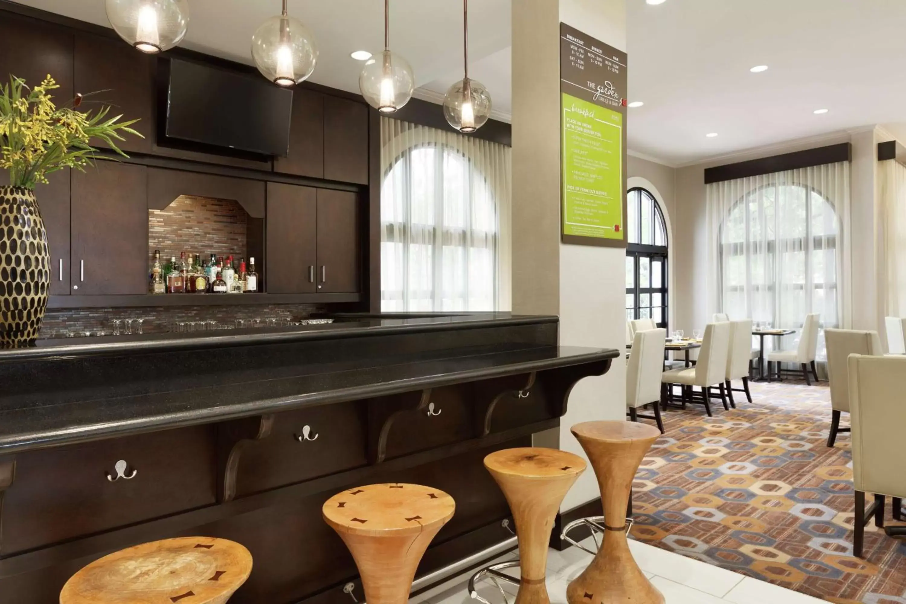 Lounge or bar, Restaurant/Places to Eat in Hilton Garden Inn Cupertino