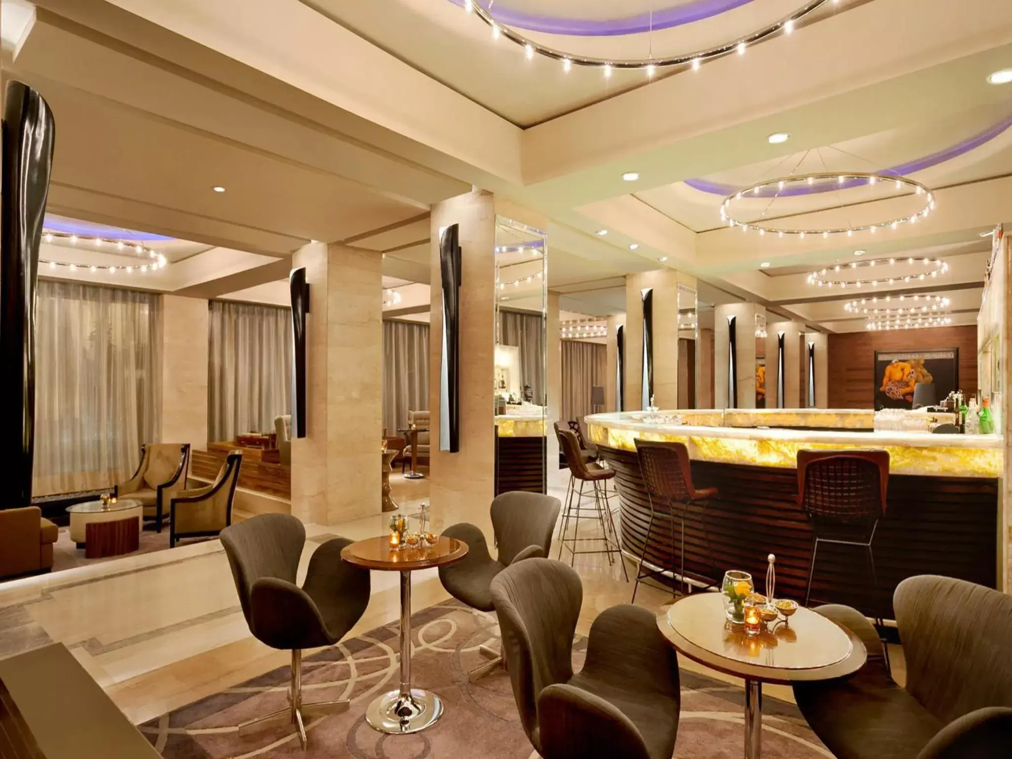 Restaurant/Places to Eat in Hotel Indonesia Kempinski Jakarta