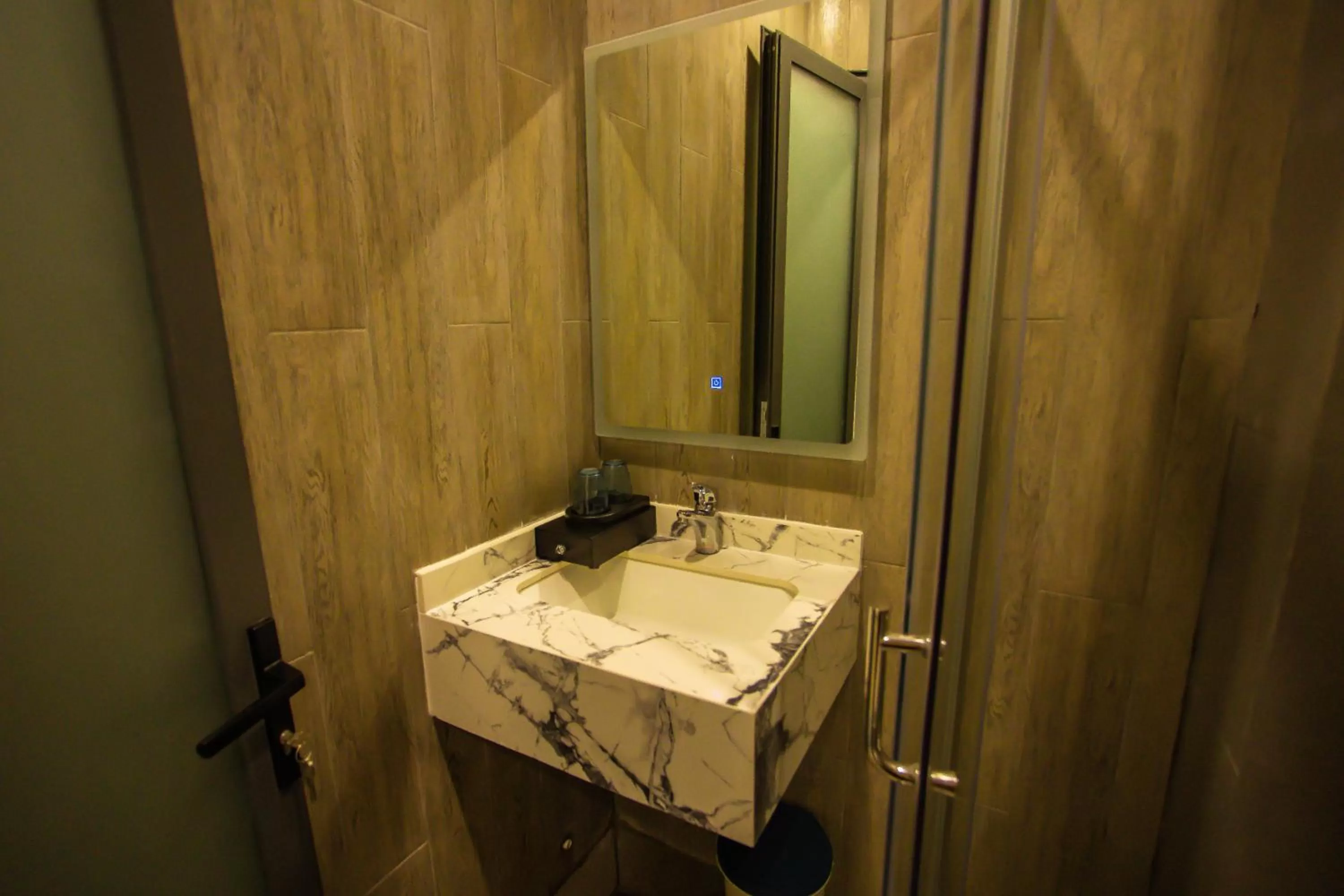 Toilet in TÂY NINH CITY HOTEL