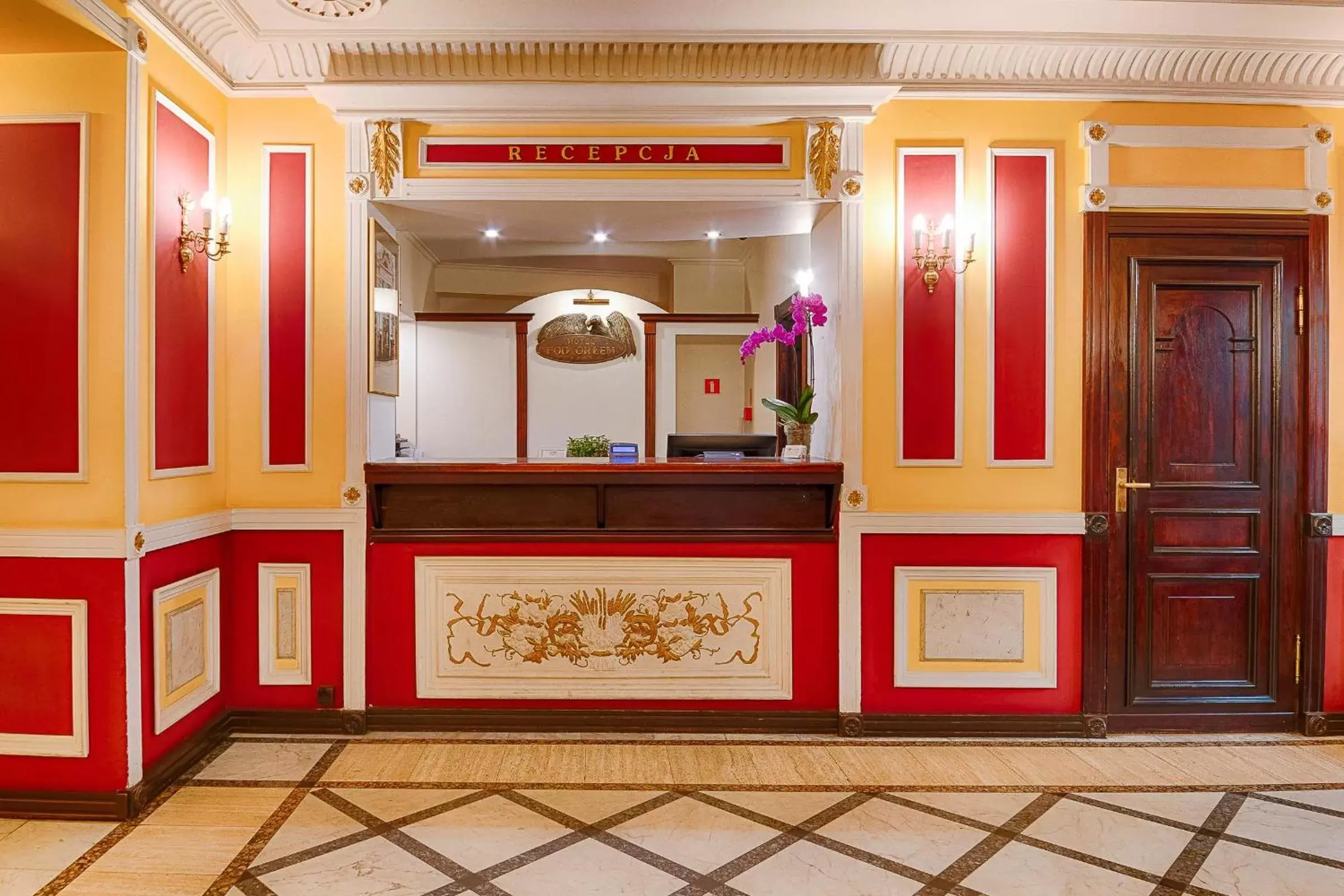 Lobby or reception in Focus Hotel Premium Pod Orłem Lobby or reception in Focus Hotel Premium Pod Orłem