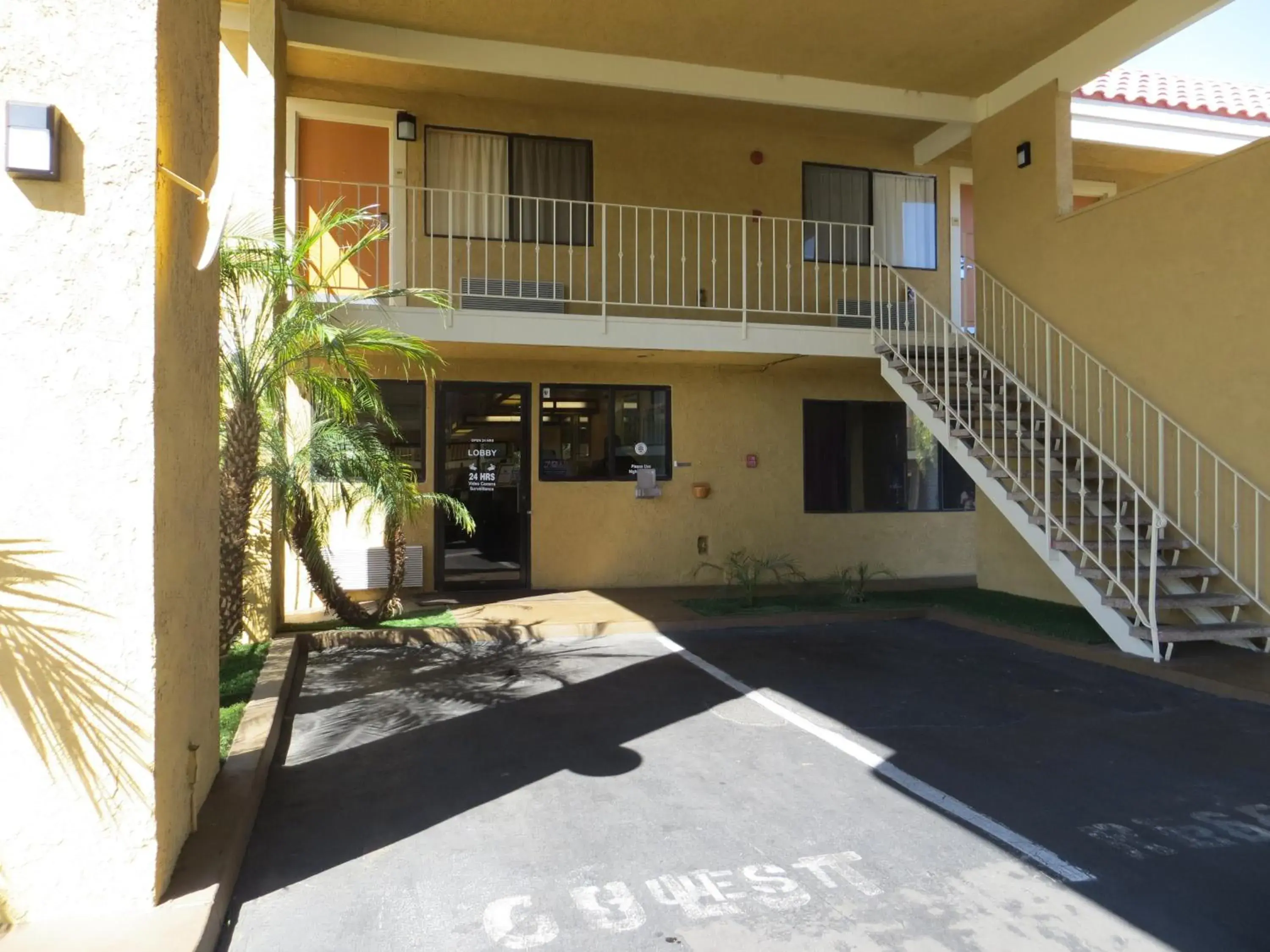 Facade/entrance in Riverside Inn & Suites Facade/entrance in Riverside Inn & Suites