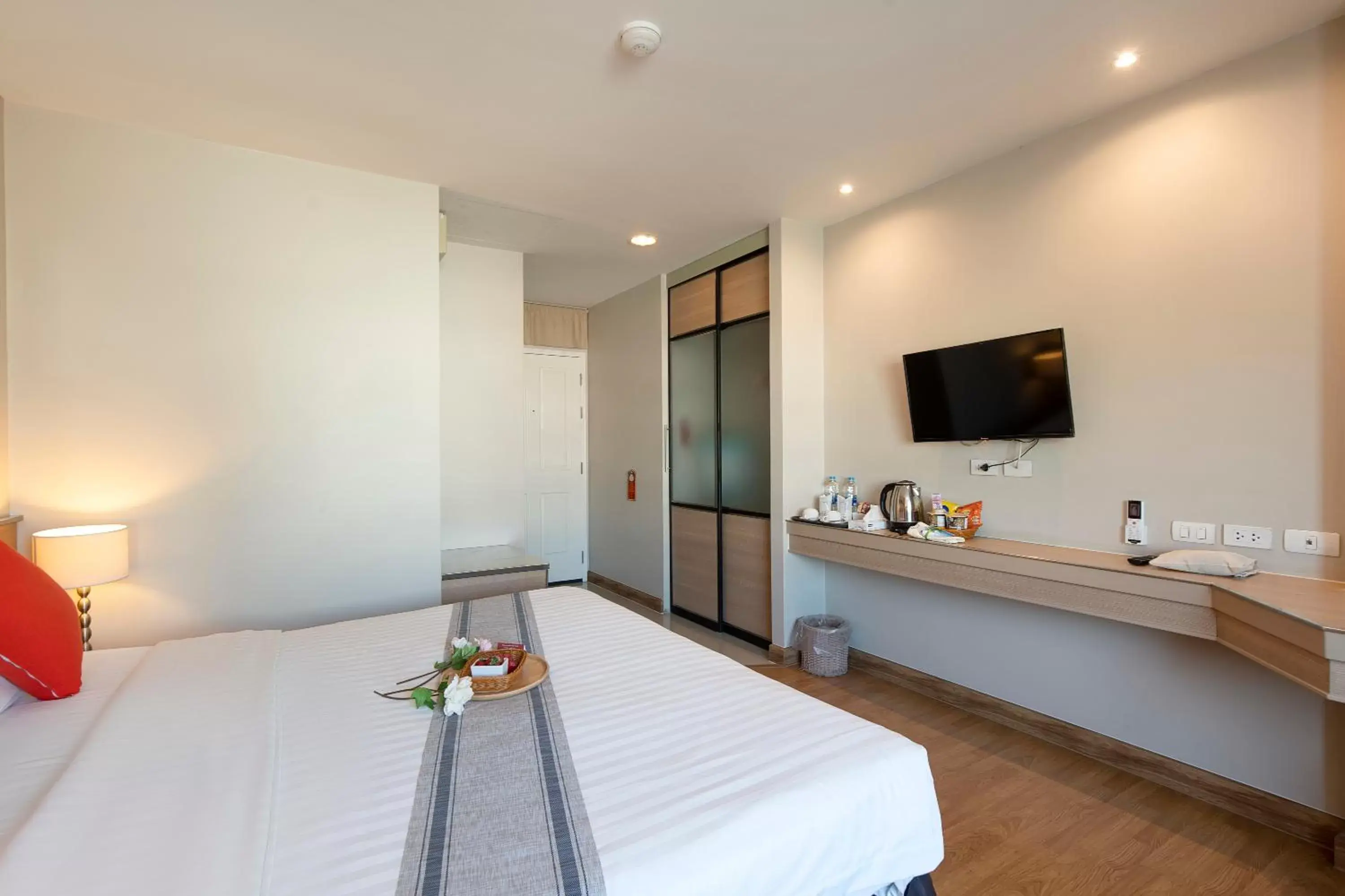 Bedroom, Bed in Bangkok Loft Inn