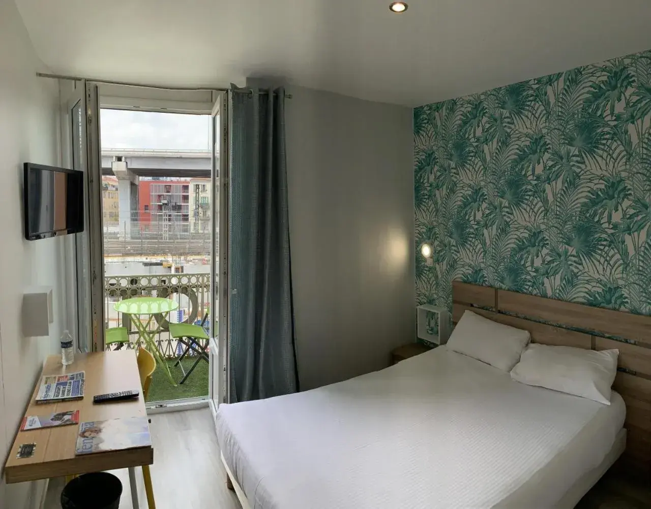 Standard Double Room in Hotel De Berne Standard Double Room in Hotel De Berne